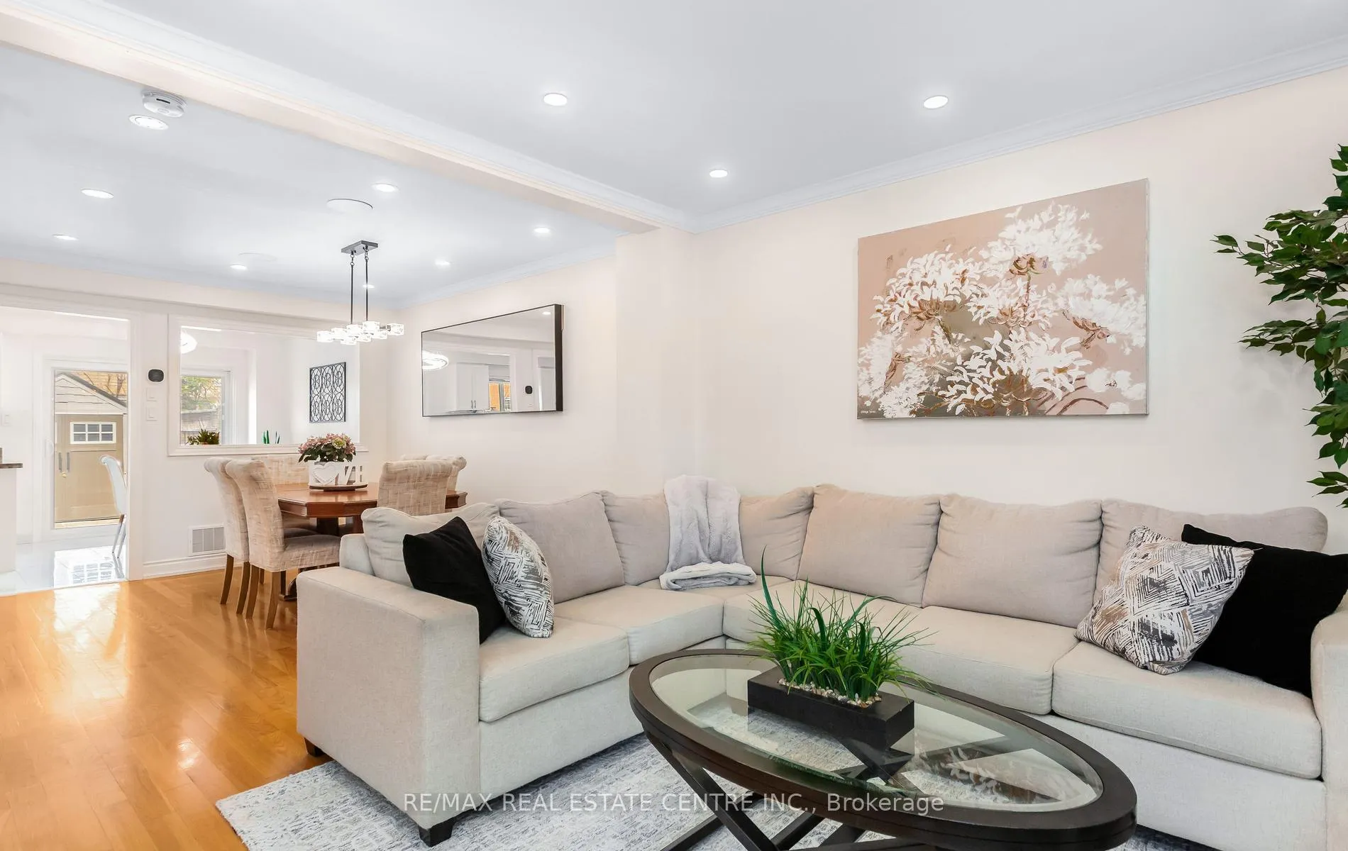 Photo 10 of 66 Herkes Drive, Brampton, Fletcher's West — HOMEH