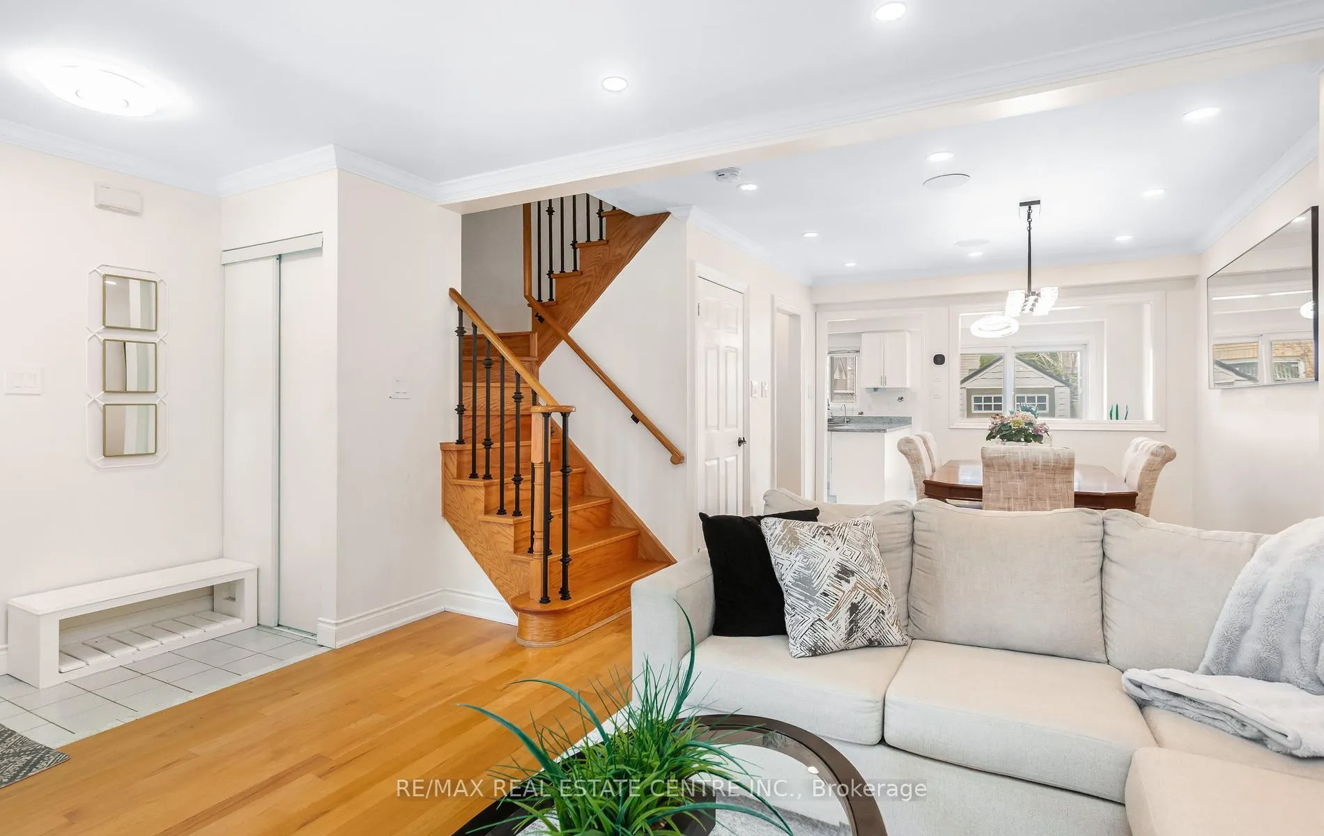 Photo 12 of 66 Herkes Drive, Brampton, Fletcher's West — HOMEH