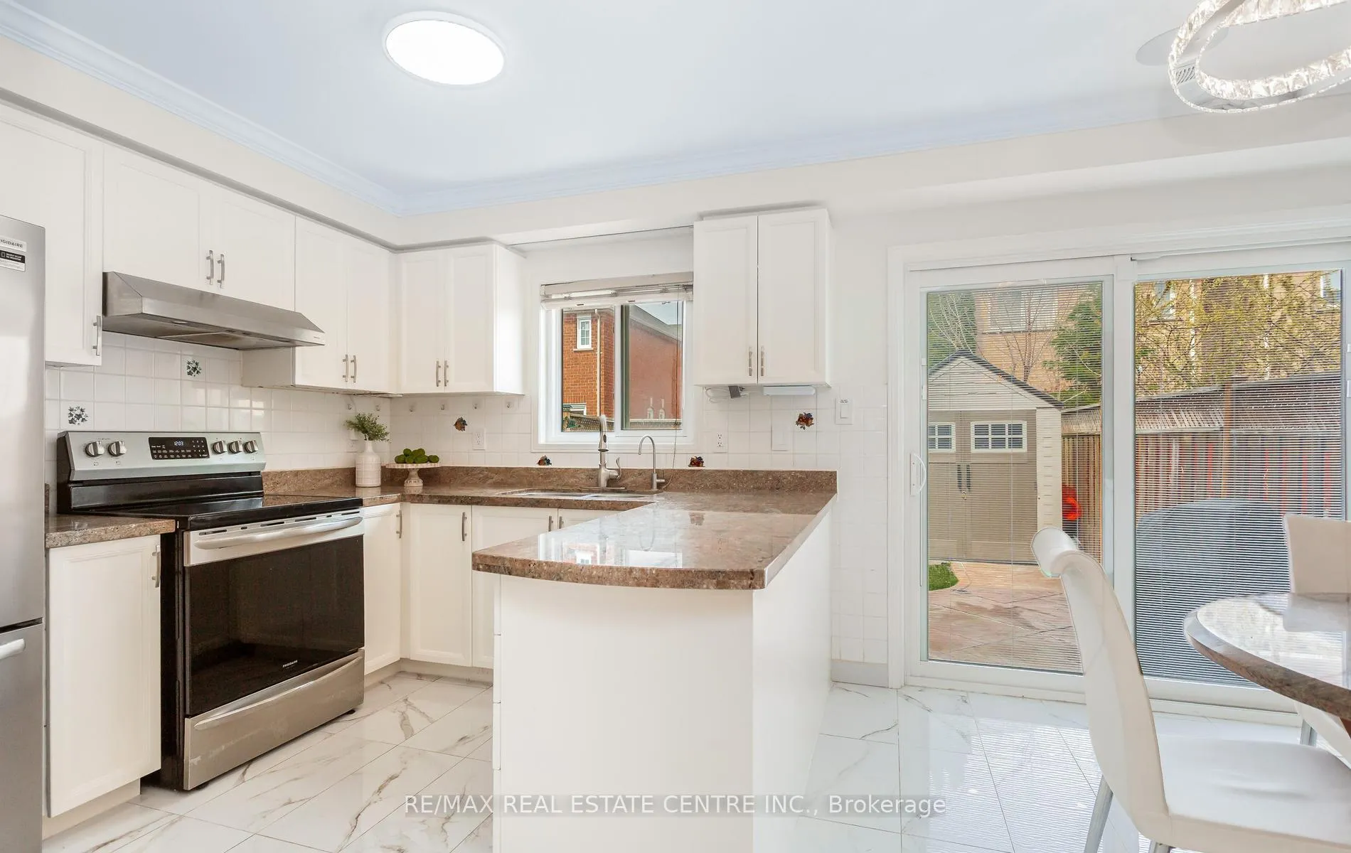 Photo 17 of 66 Herkes Drive, Brampton, Fletcher's West — HOMEH