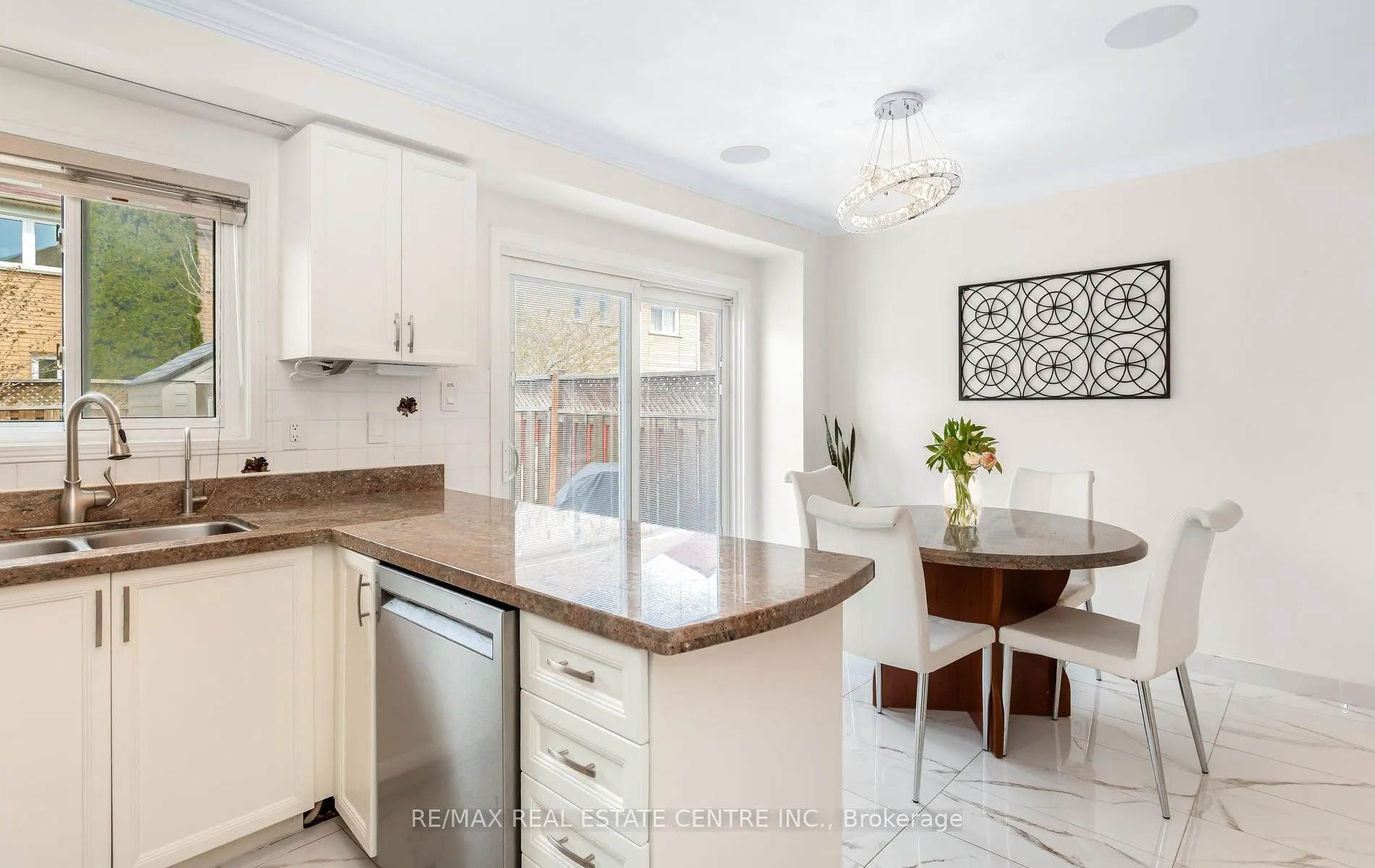 Photo 18 of 66 Herkes Drive, Brampton, Fletcher's West — HOMEH