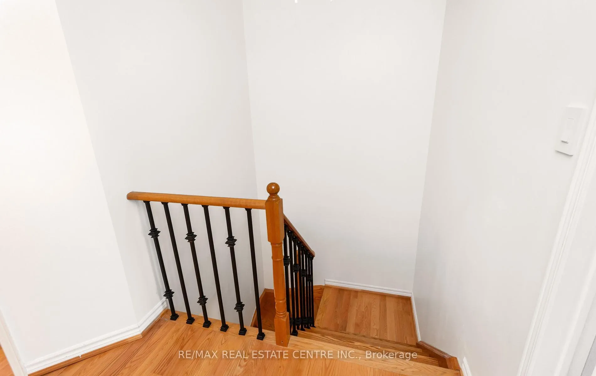 Photo 22 of 66 Herkes Drive, Brampton, Fletcher's West — HOMEH