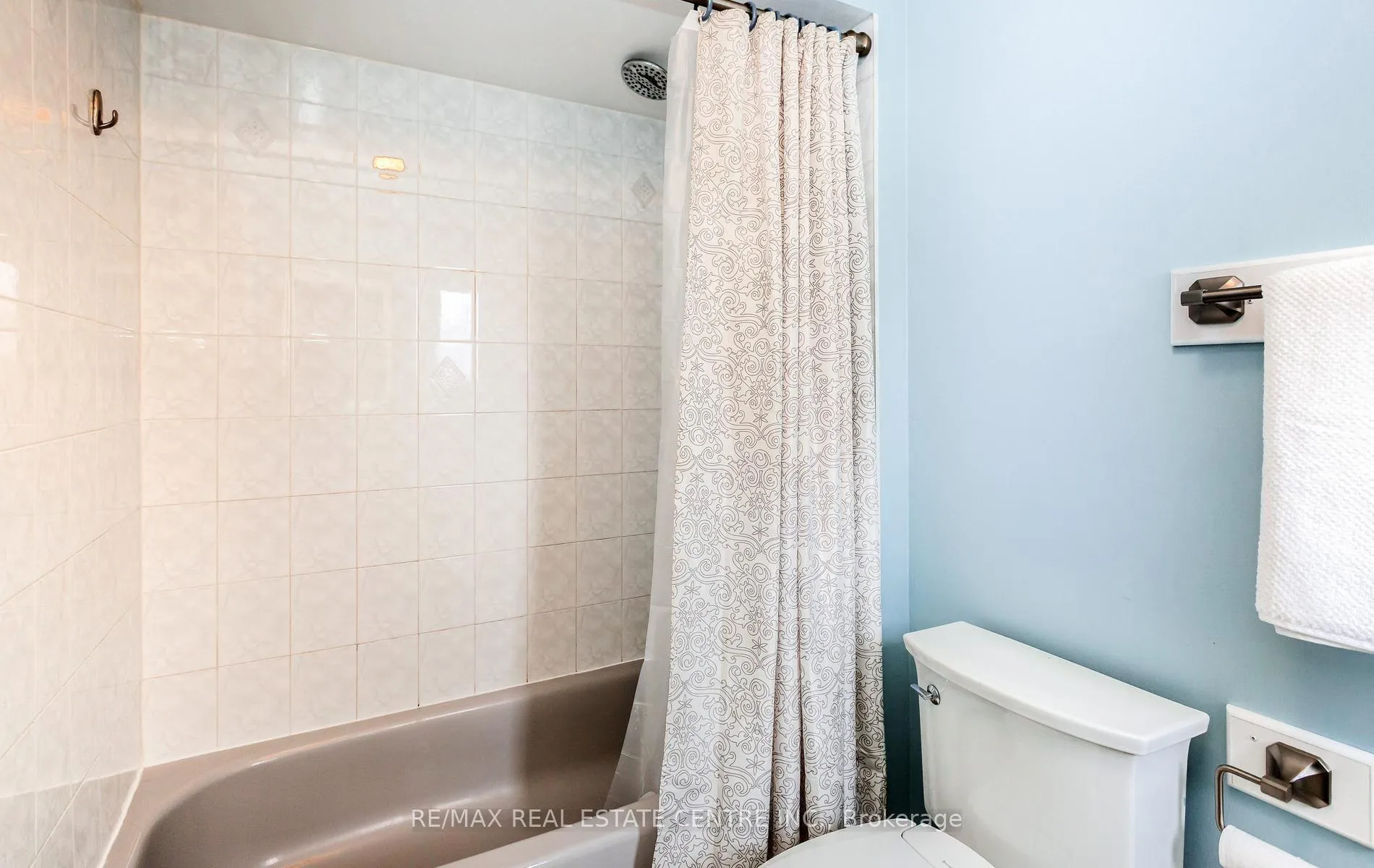Photo 26 of 66 Herkes Drive, Brampton, Fletcher's West — HOMEH