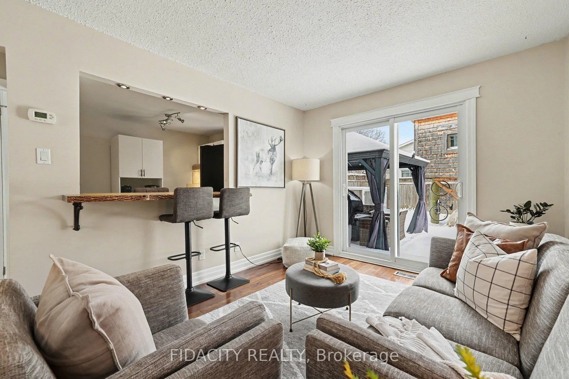 Photo 7 of 28 Glamorgan Drive, Ottawa, Kanata - Glencairn/Hazeldean — HOMEH