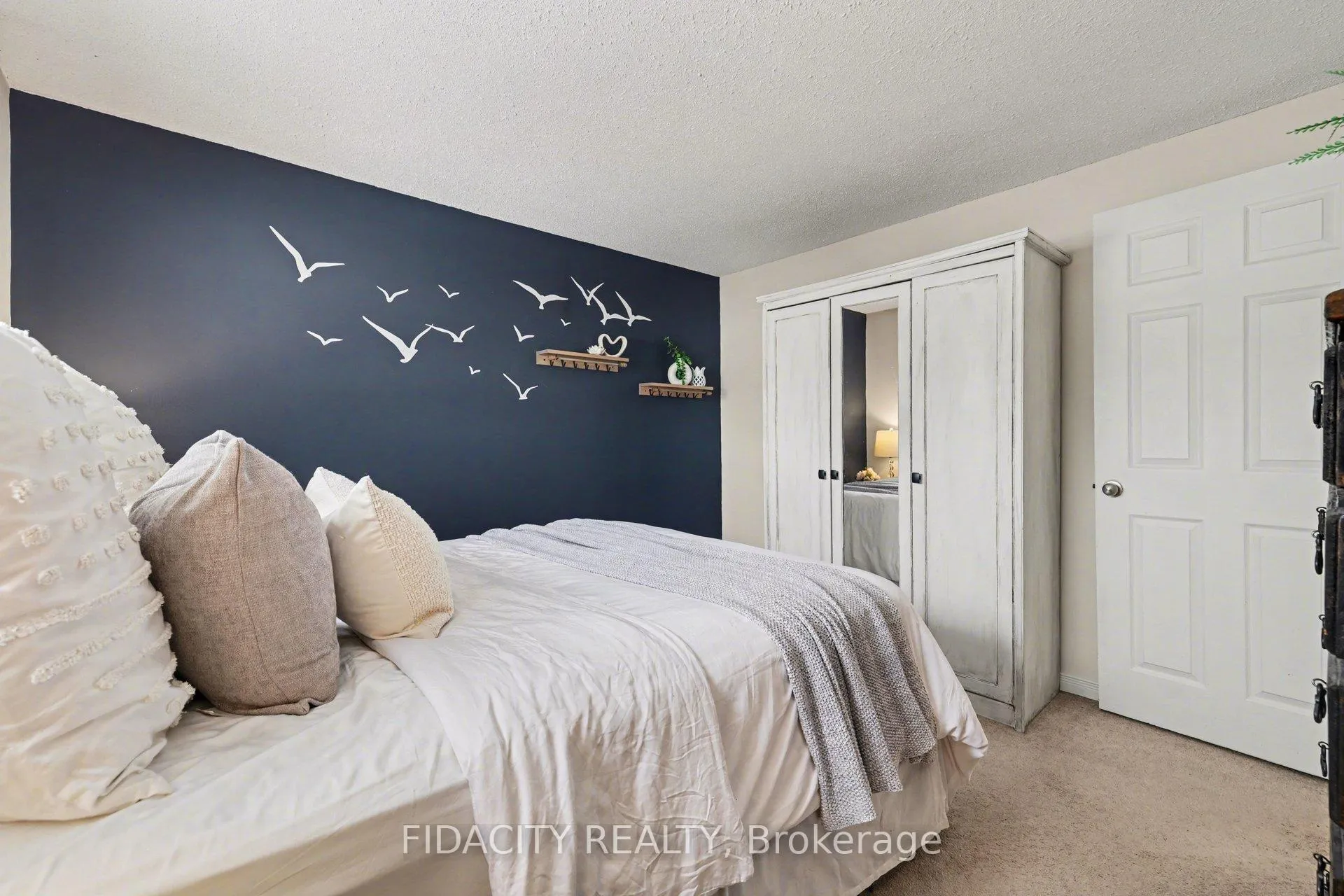 Photo 18 of 28 Glamorgan Drive, Ottawa, Kanata - Glencairn/Hazeldean — HOMEH