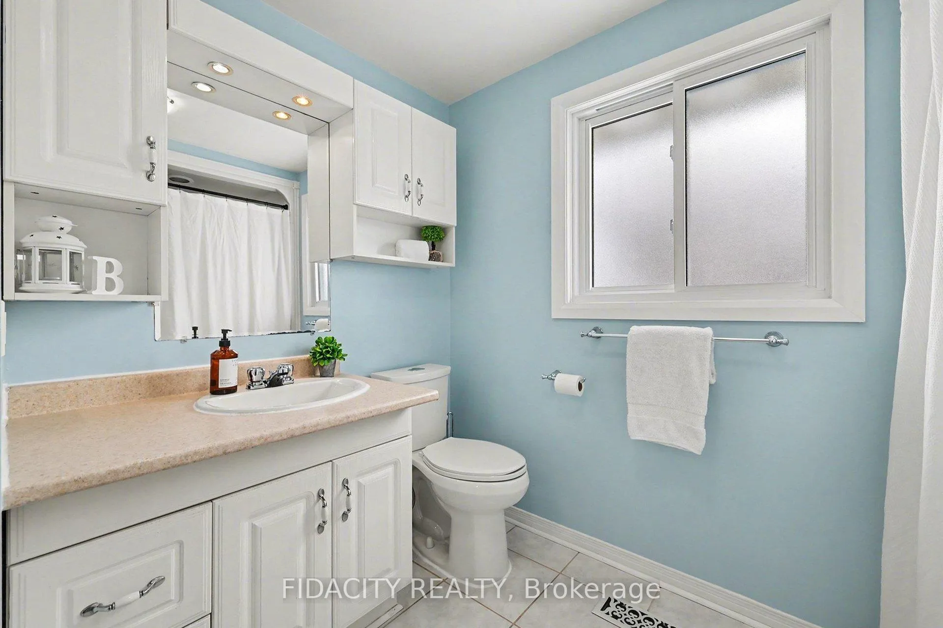 Photo 19 of 28 Glamorgan Drive, Ottawa, Kanata - Glencairn/Hazeldean — HOMEH