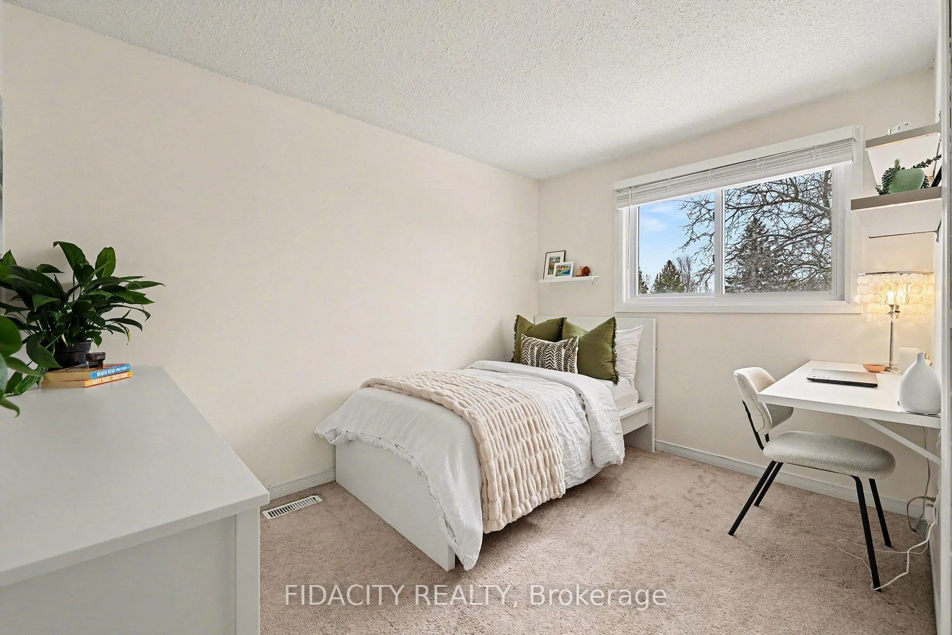 Photo 20 of 28 Glamorgan Drive, Ottawa, Kanata - Glencairn/Hazeldean — HOMEH