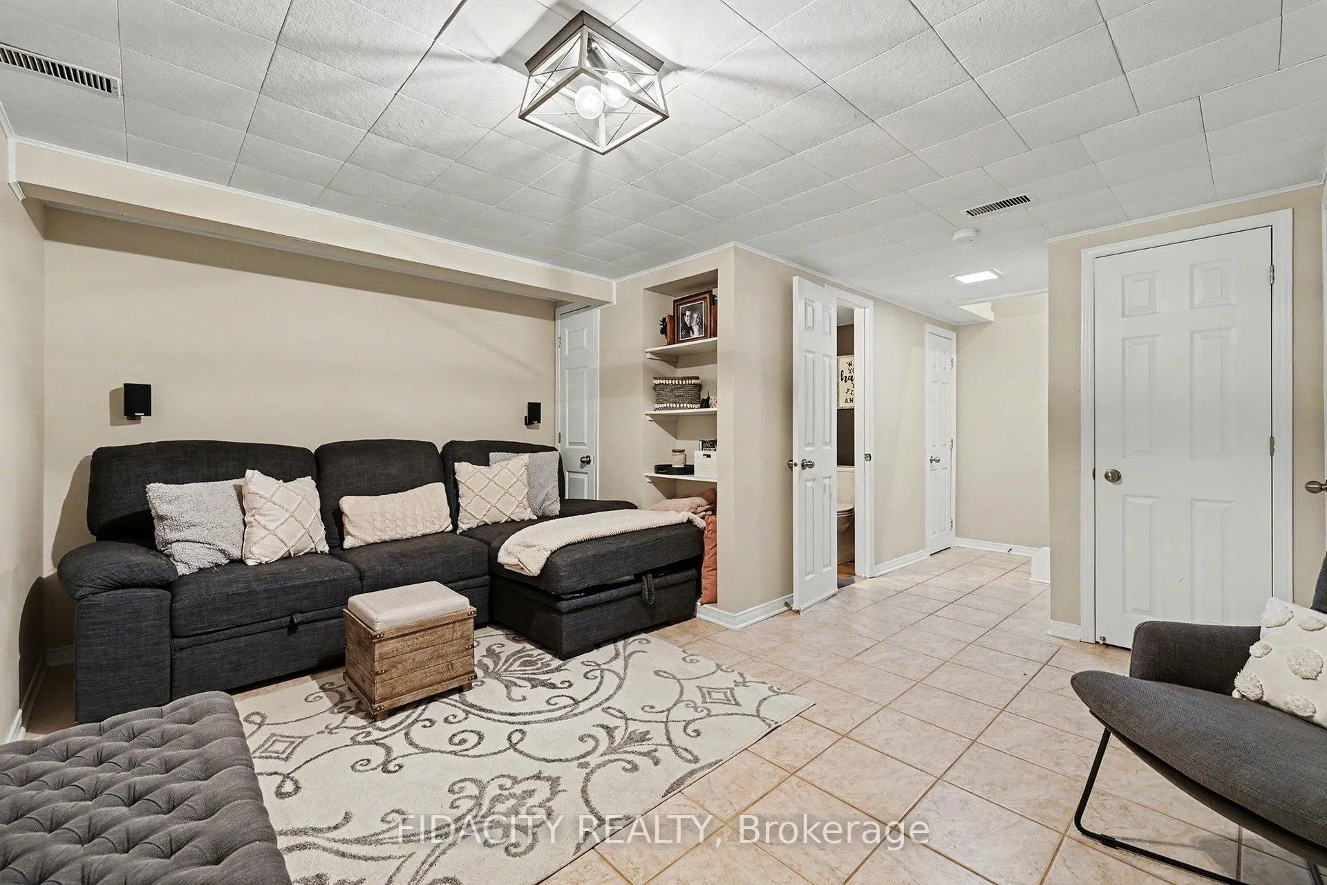 Photo 23 of 28 Glamorgan Drive, Ottawa, Kanata - Glencairn/Hazeldean — HOMEH