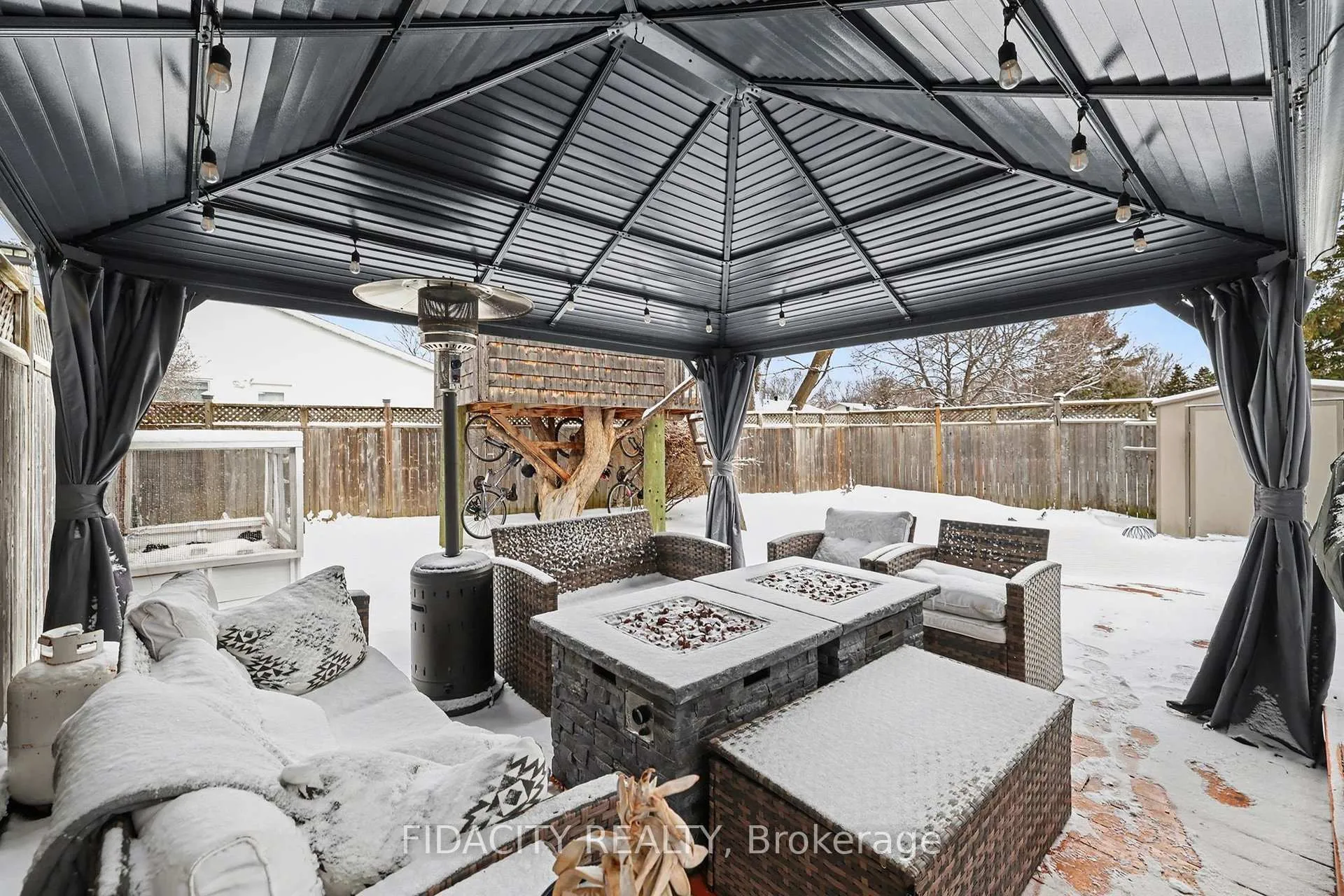 Photo 27 of 28 Glamorgan Drive, Ottawa, Kanata - Glencairn/Hazeldean — HOMEH