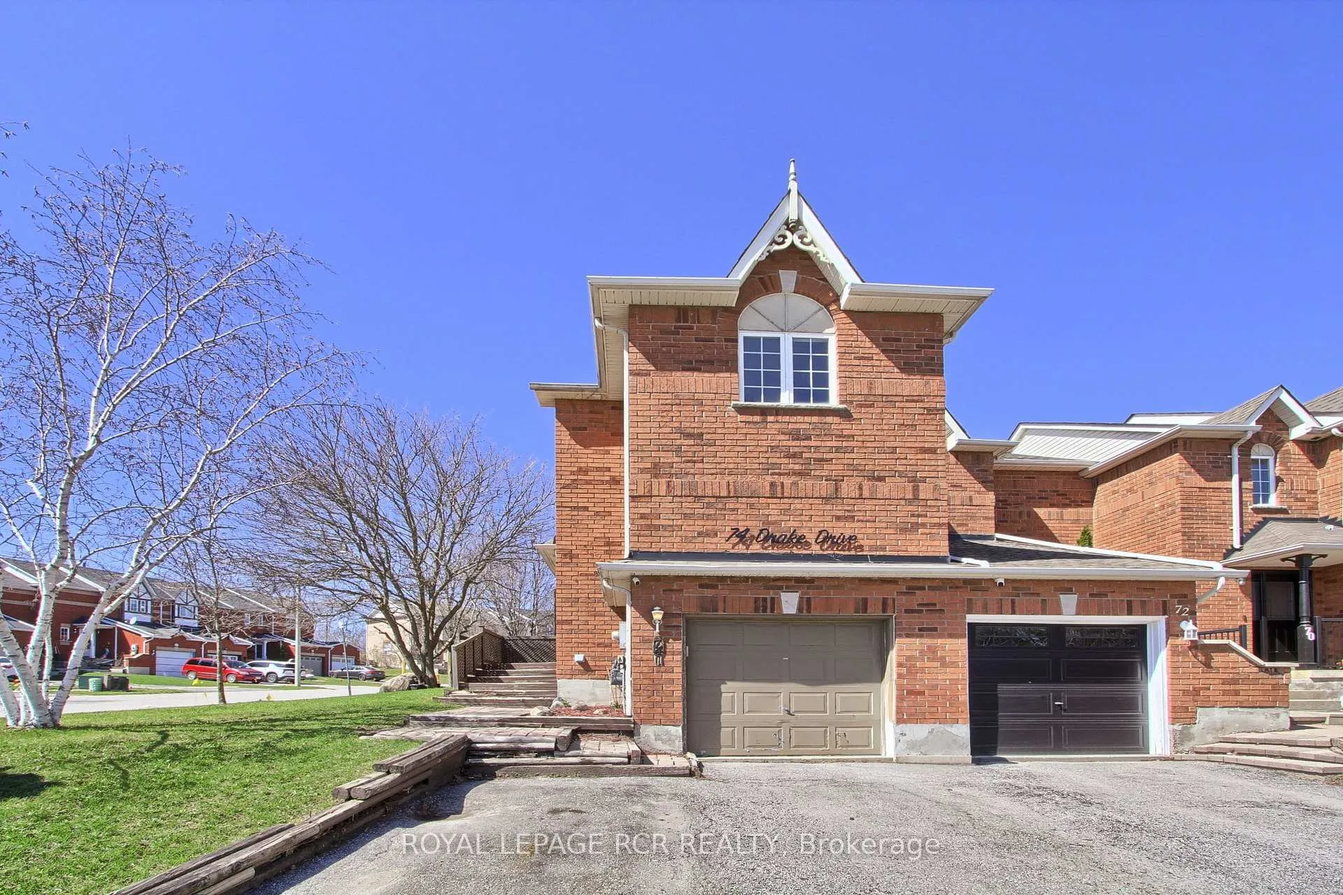 Photo 5 of 74 Drake Drive, Barrie, Painswick South — HOMEH