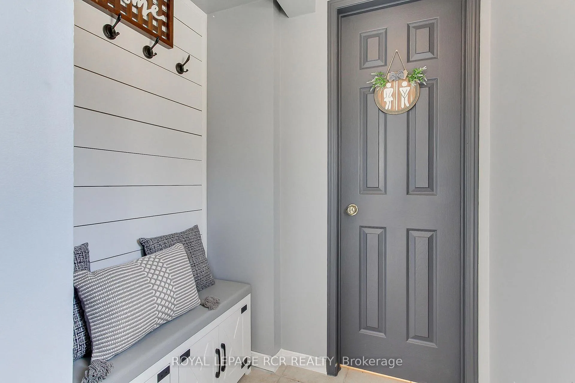 Photo 9 of 74 Drake Drive, Barrie, Painswick South — HOMEH