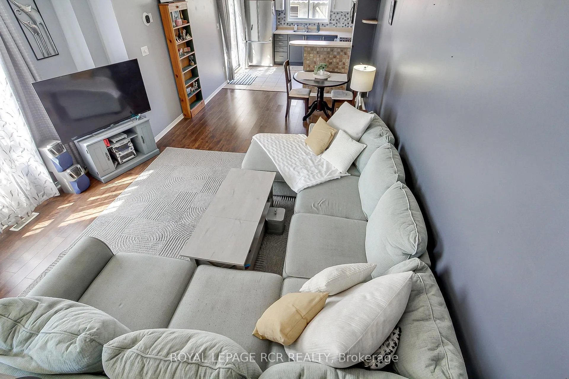 Photo 13 of 74 Drake Drive, Barrie, Painswick South — HOMEH