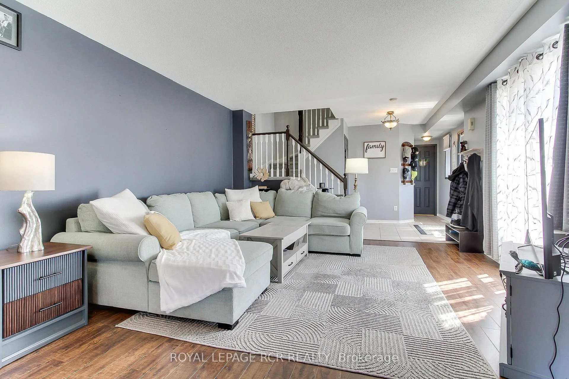 Photo 14 of 74 Drake Drive, Barrie, Painswick South — HOMEH