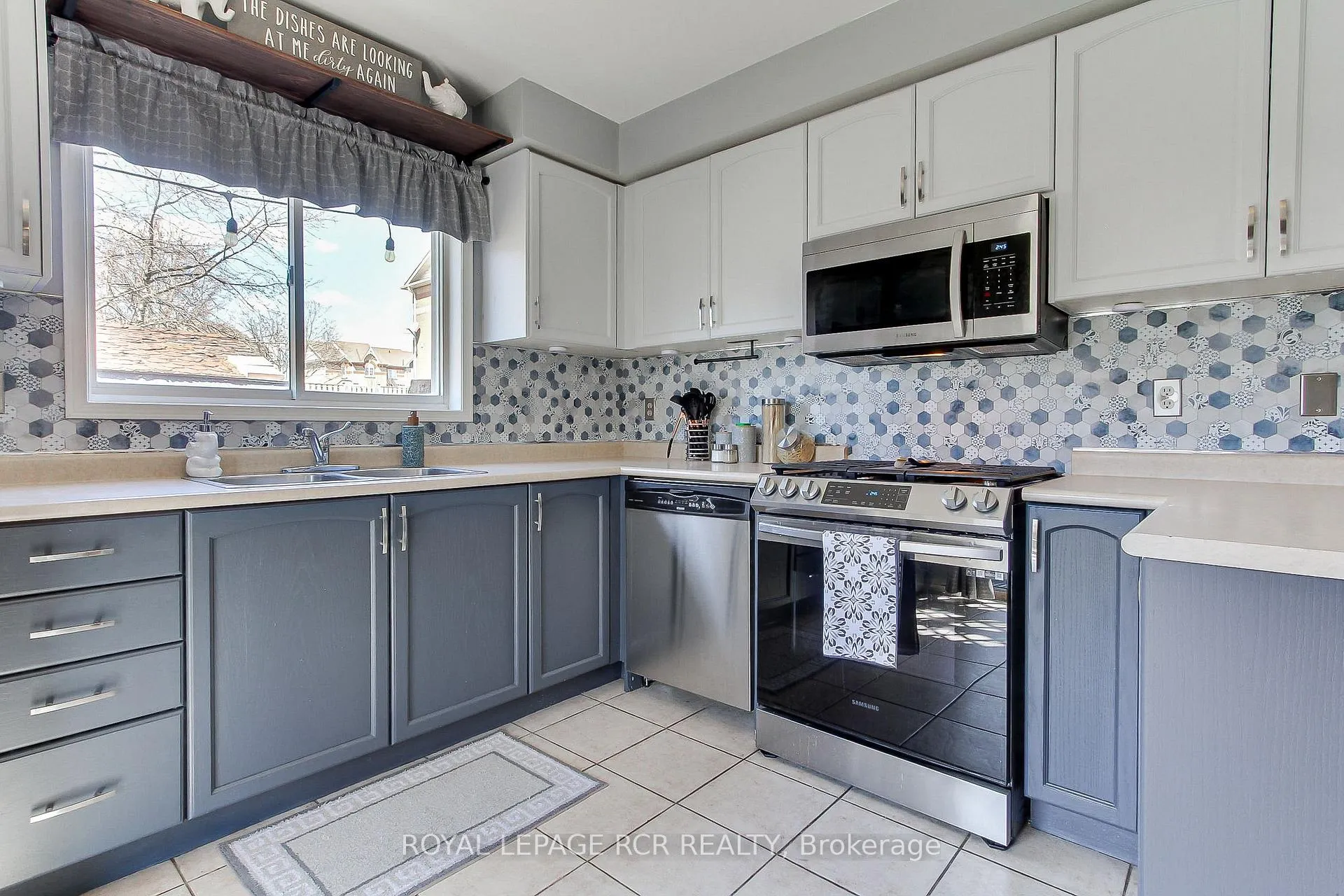 Photo 19 of 74 Drake Drive, Barrie, Painswick South — HOMEH