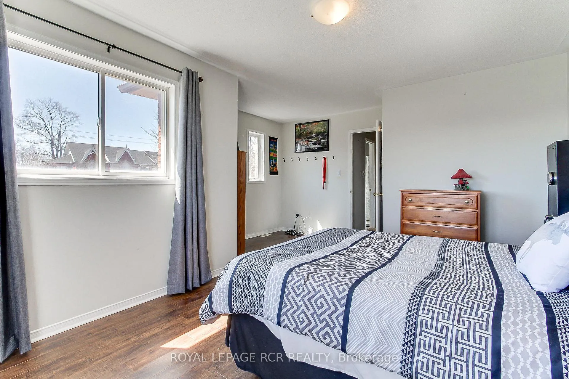 Photo 28 of 74 Drake Drive, Barrie, Painswick South — HOMEH