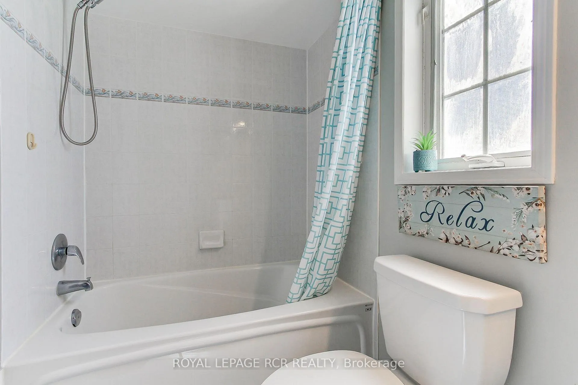 Photo 33 of 74 Drake Drive, Barrie, Painswick South — HOMEH