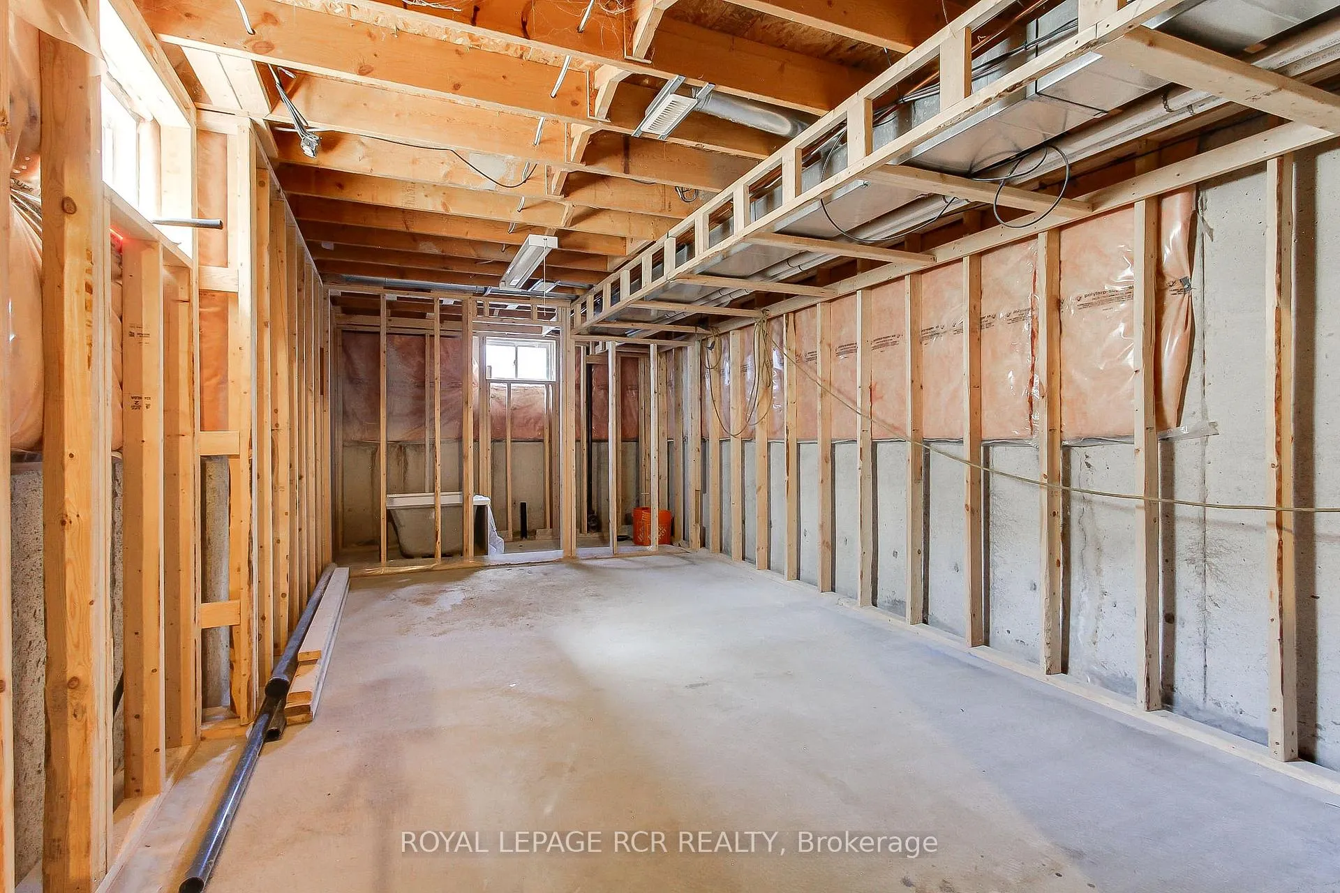 Photo 34 of 74 Drake Drive, Barrie, Painswick South — HOMEH