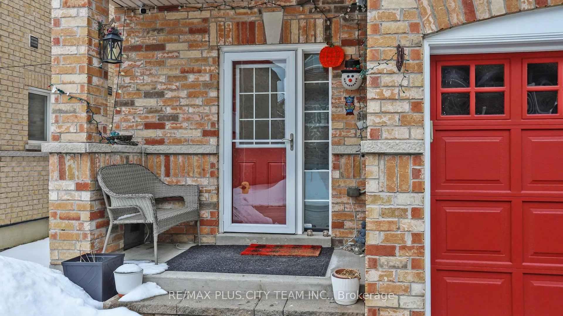 Photo 3 of 16 Edison Way, Whitby, Taunton North — HOMEH