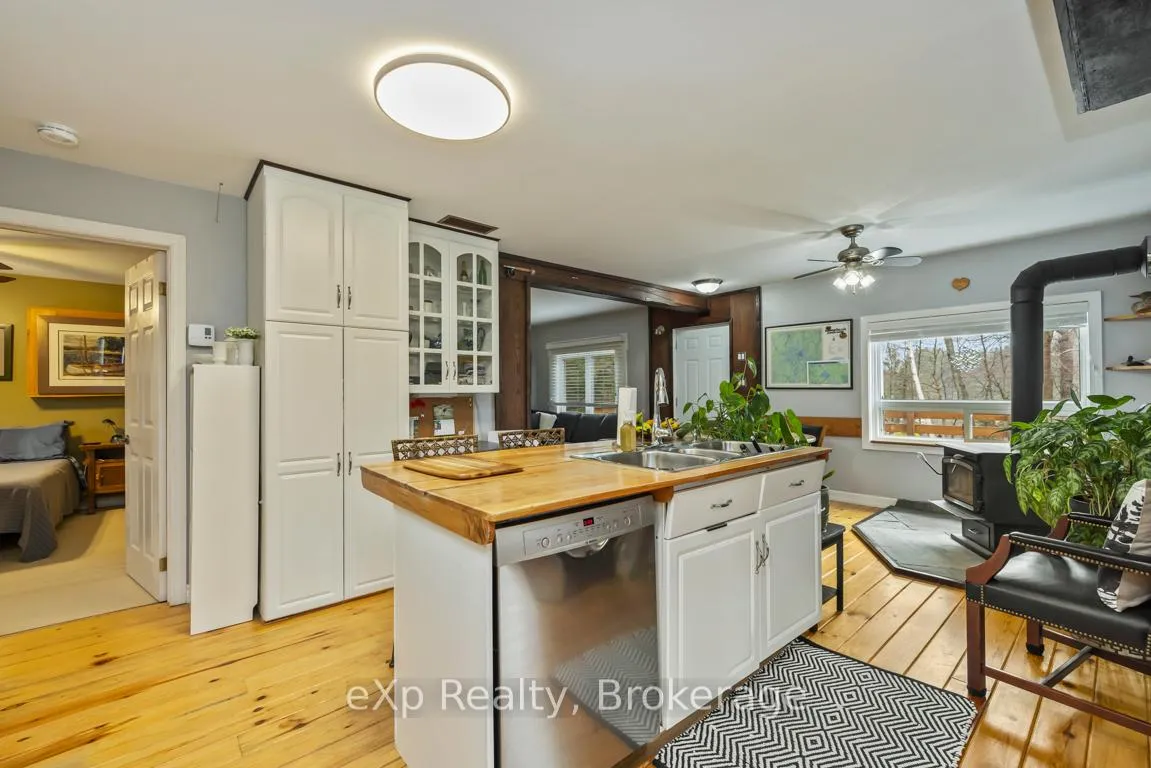 Photo 2 of 20 Sunnyshore Park Drive, McKellar — HOMEH