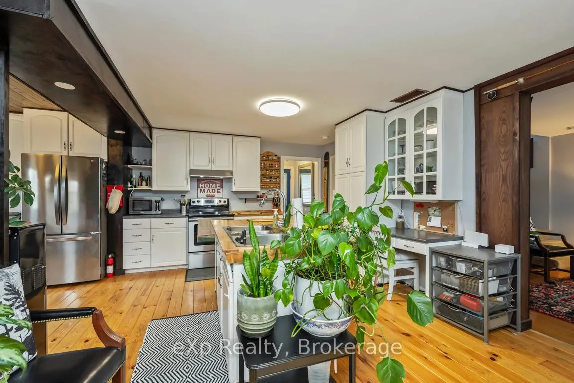Photo 4 of 20 Sunnyshore Park Drive, McKellar — HOMEH