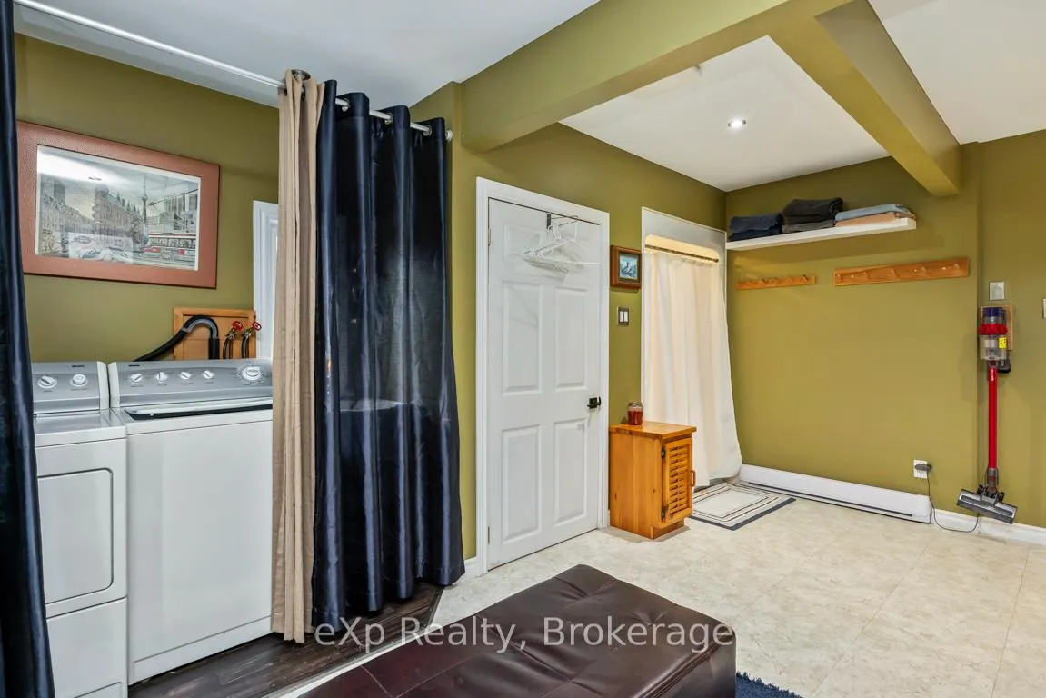 Photo 21 of 20 Sunnyshore Park Drive, McKellar — HOMEH