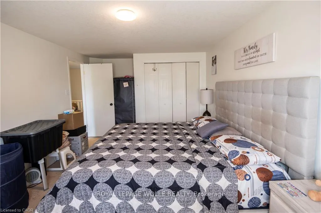 Photo 17 of 147 Dubrick Crescent, Kitchener — HOMEH