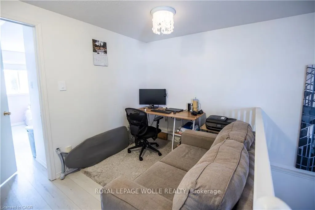 Photo 21 of 147 Dubrick Crescent, Kitchener — HOMEH