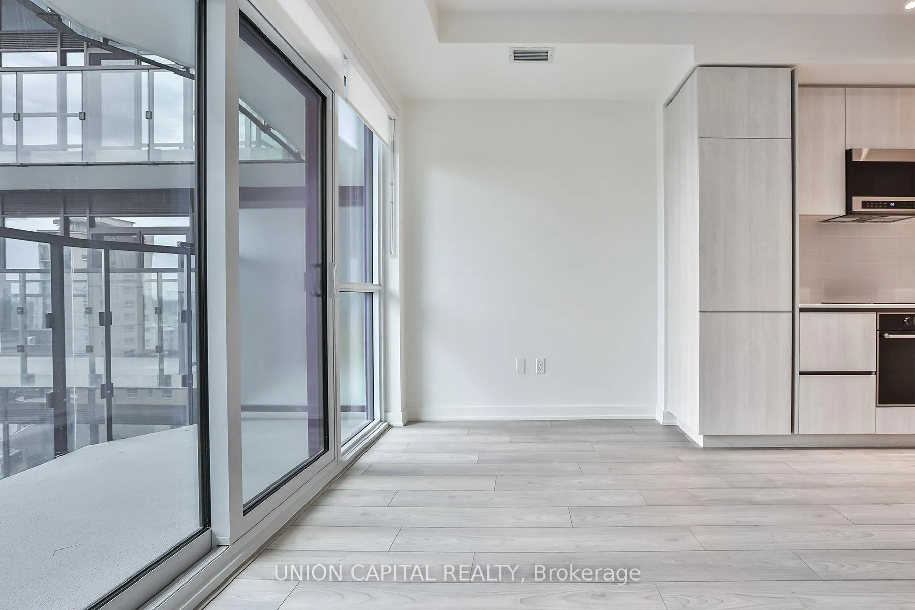 Photo 4 of Unit 712S, 110 Broadway Avenue, Toronto, Mount Pleasant West — HOMEH