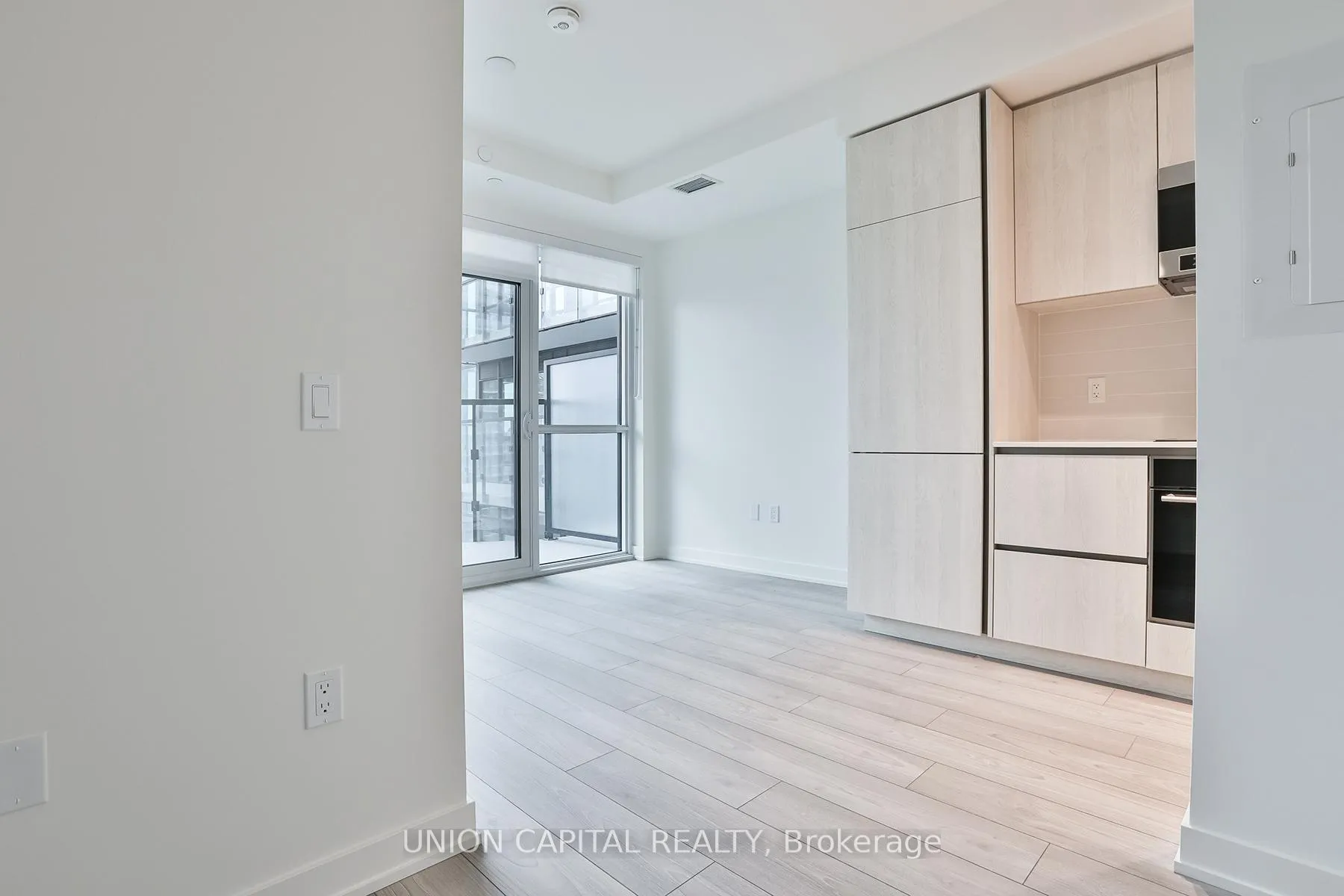 Photo 8 of Unit 712S, 110 Broadway Avenue, Toronto, Mount Pleasant West — HOMEH