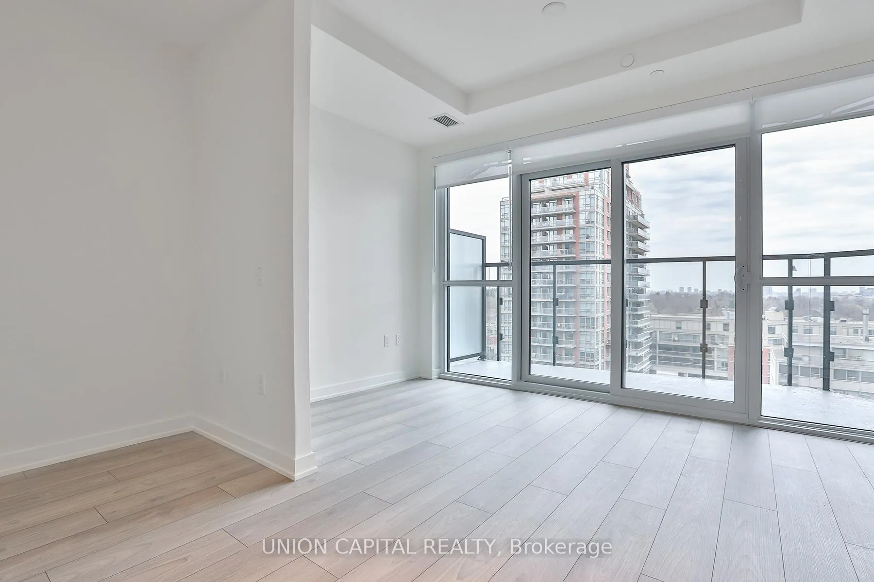 Photo 9 of Unit 712S, 110 Broadway Avenue, Toronto, Mount Pleasant West — HOMEH