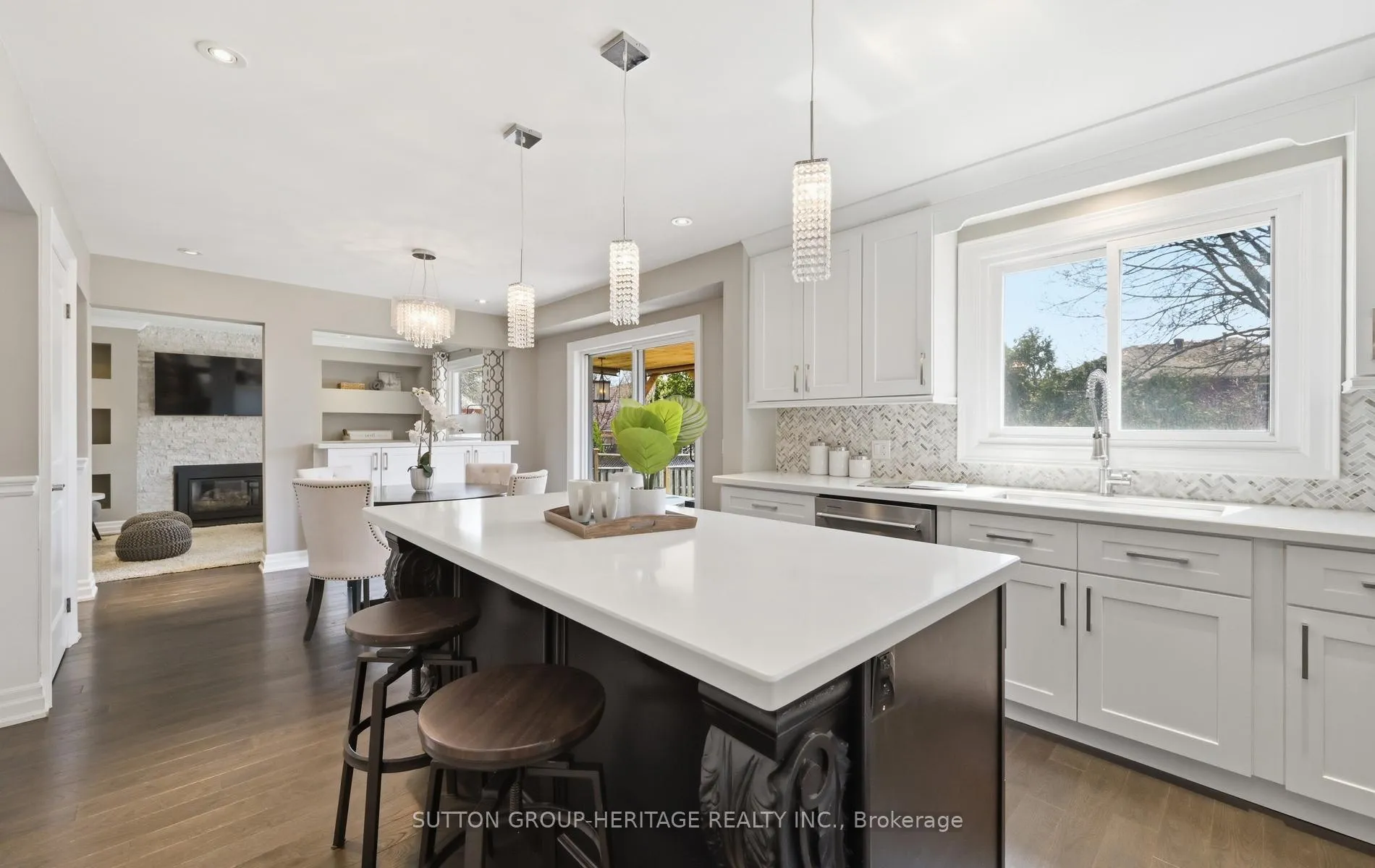 Photo 8 of 537 Charnwood Court, Pickering, Amberlea — HOMEH