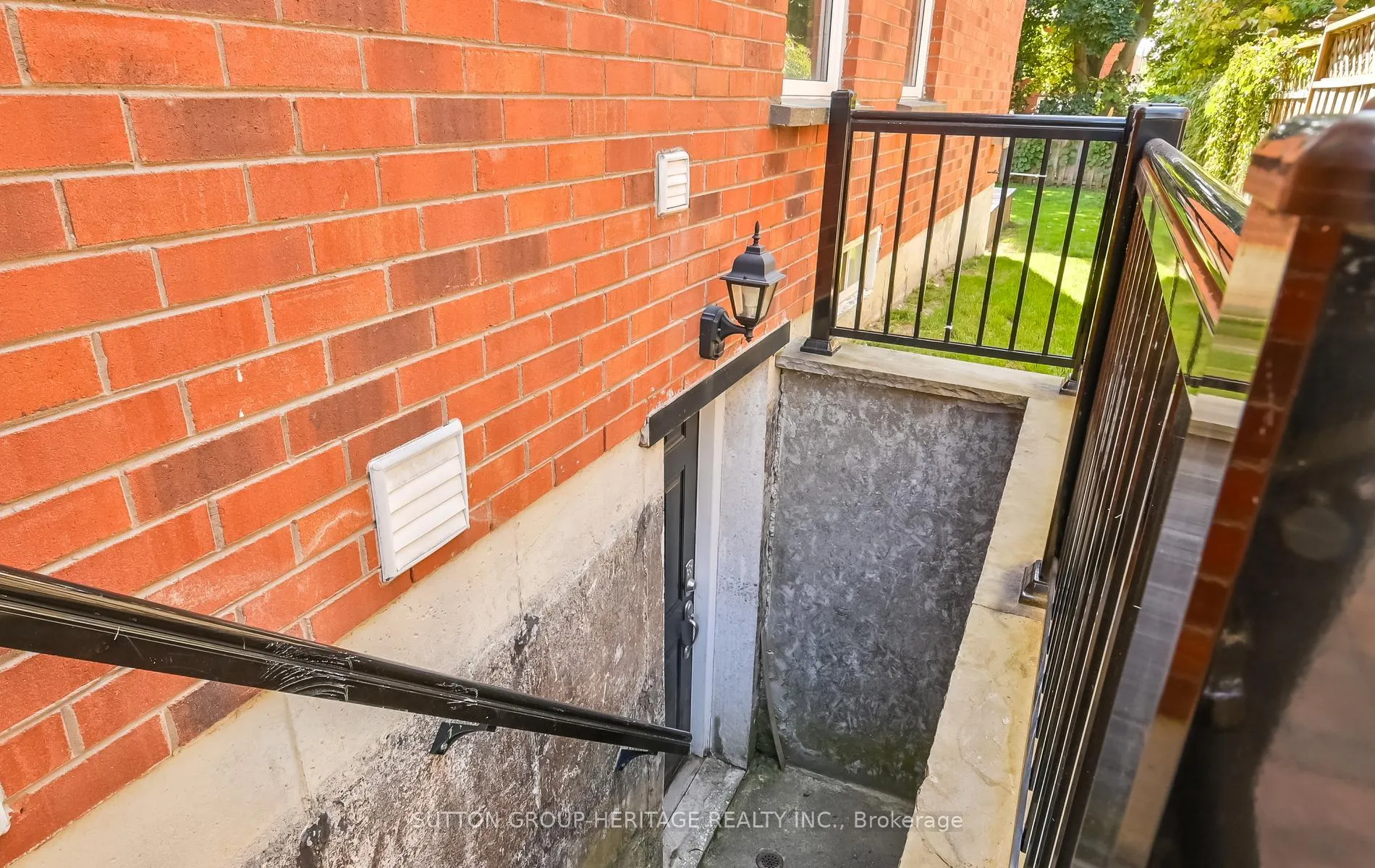 Photo 39 of 537 Charnwood Court, Pickering, Amberlea — HOMEH