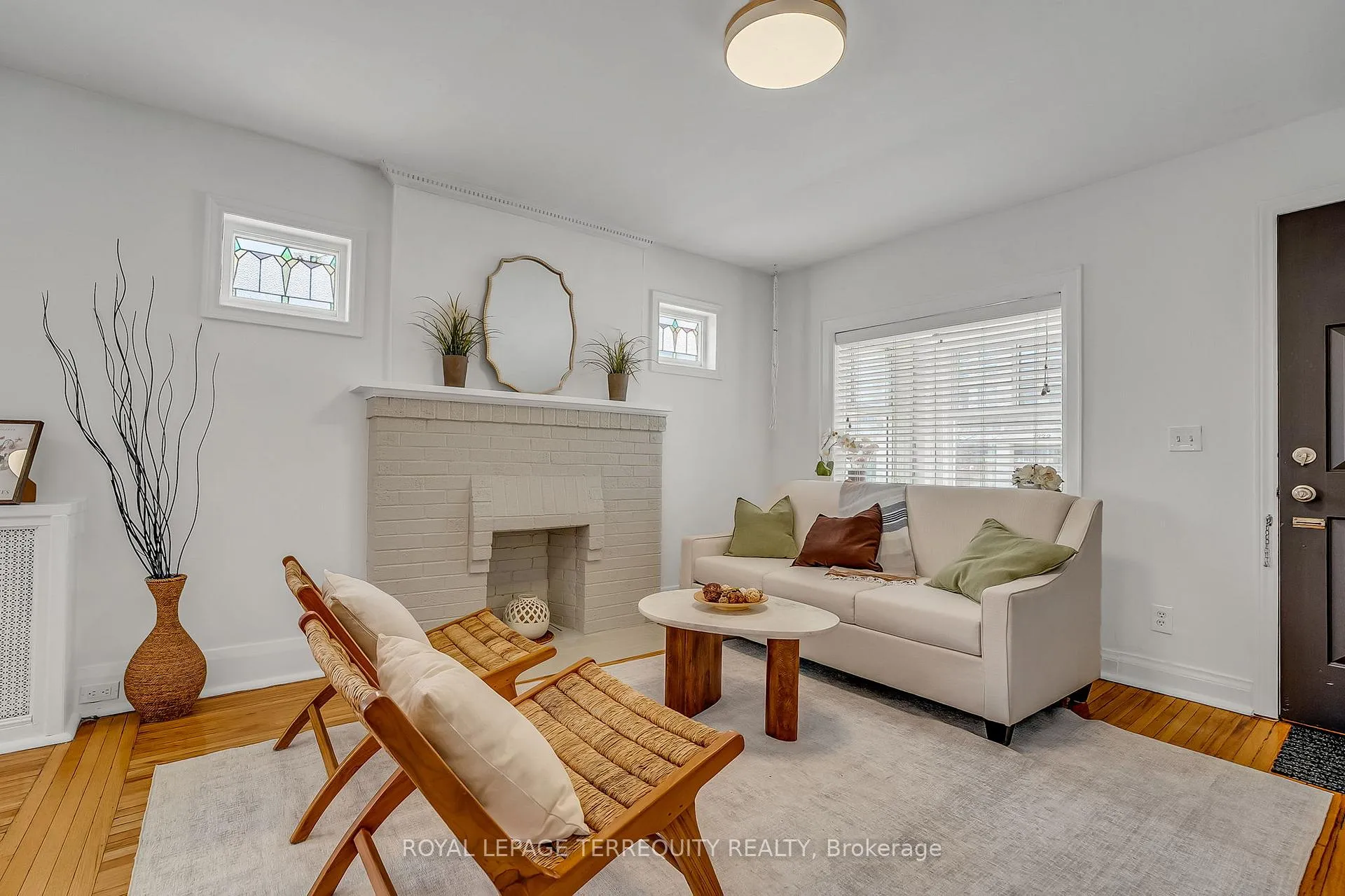 Photo 5 of 1746 Queen Street E, Toronto, The Beaches — HOMEH