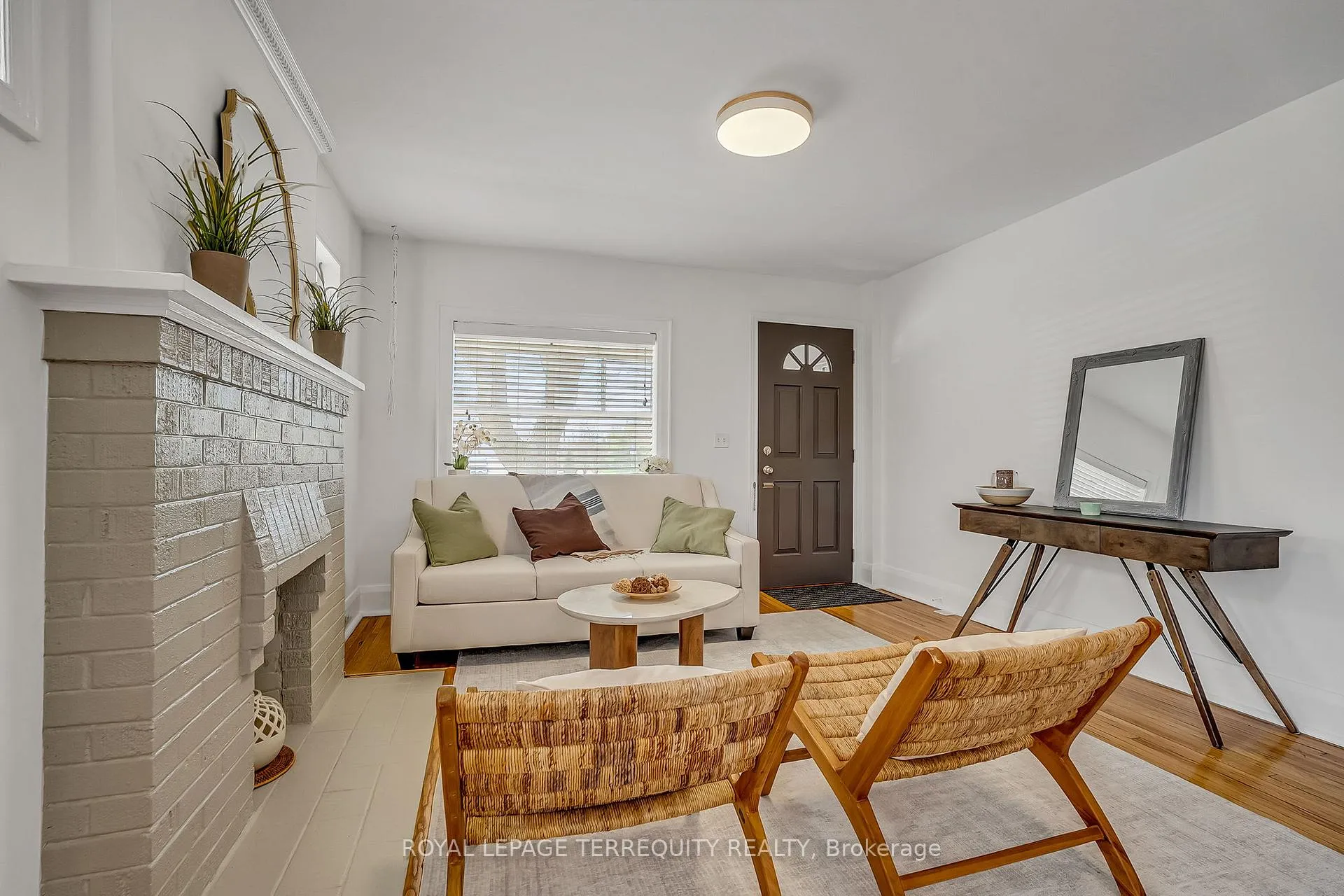 Photo 6 of 1746 Queen Street E, Toronto, The Beaches — HOMEH