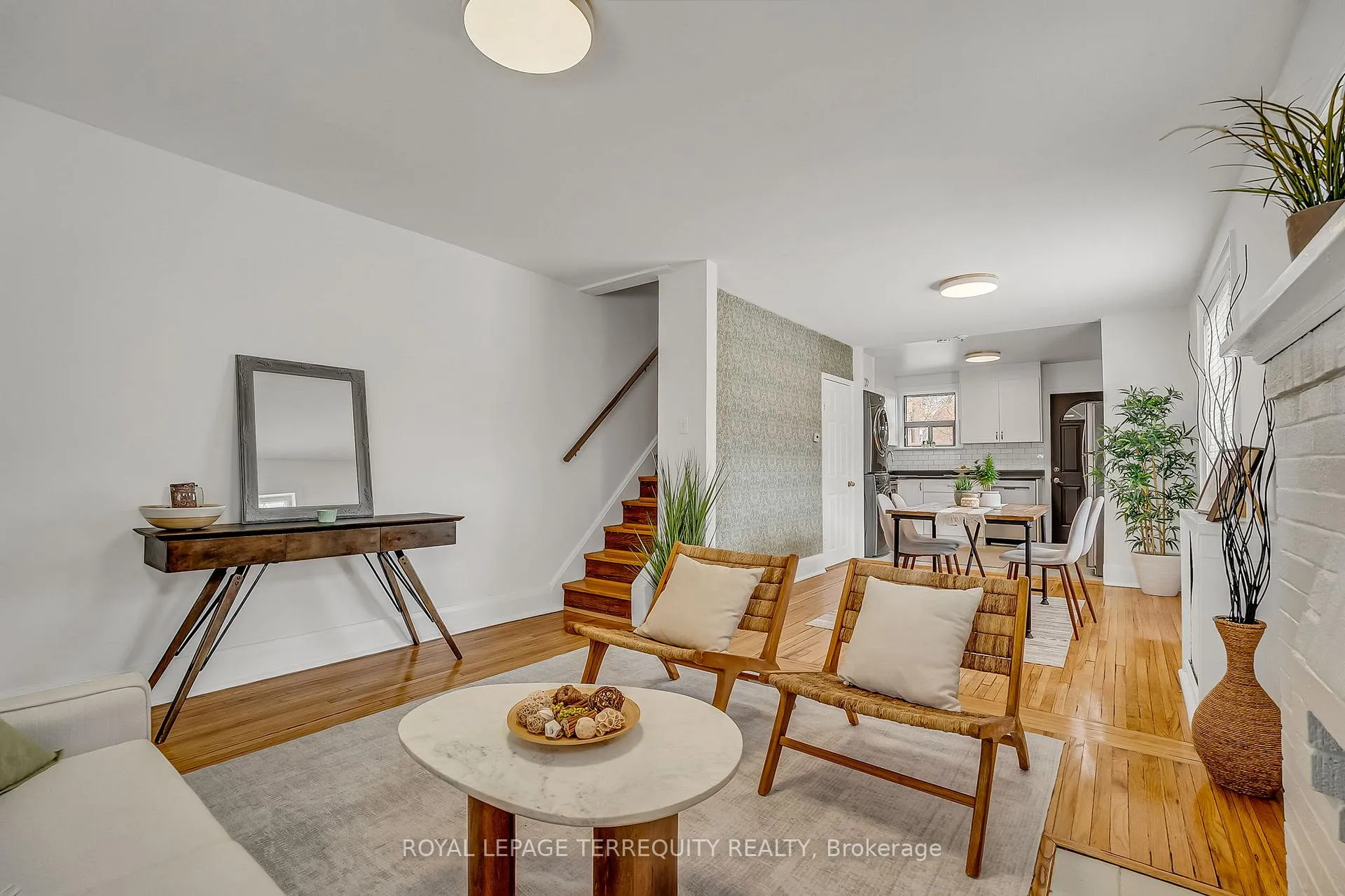 Photo 7 of 1746 Queen Street E, Toronto, The Beaches — HOMEH