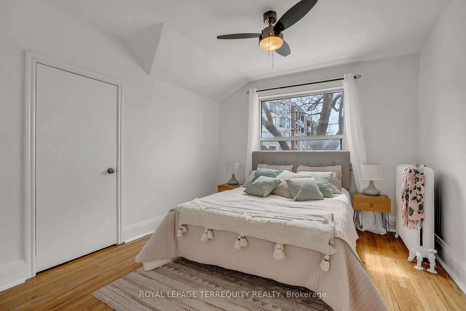 Photo 16 of 1746 Queen Street E, Toronto, The Beaches — HOMEH