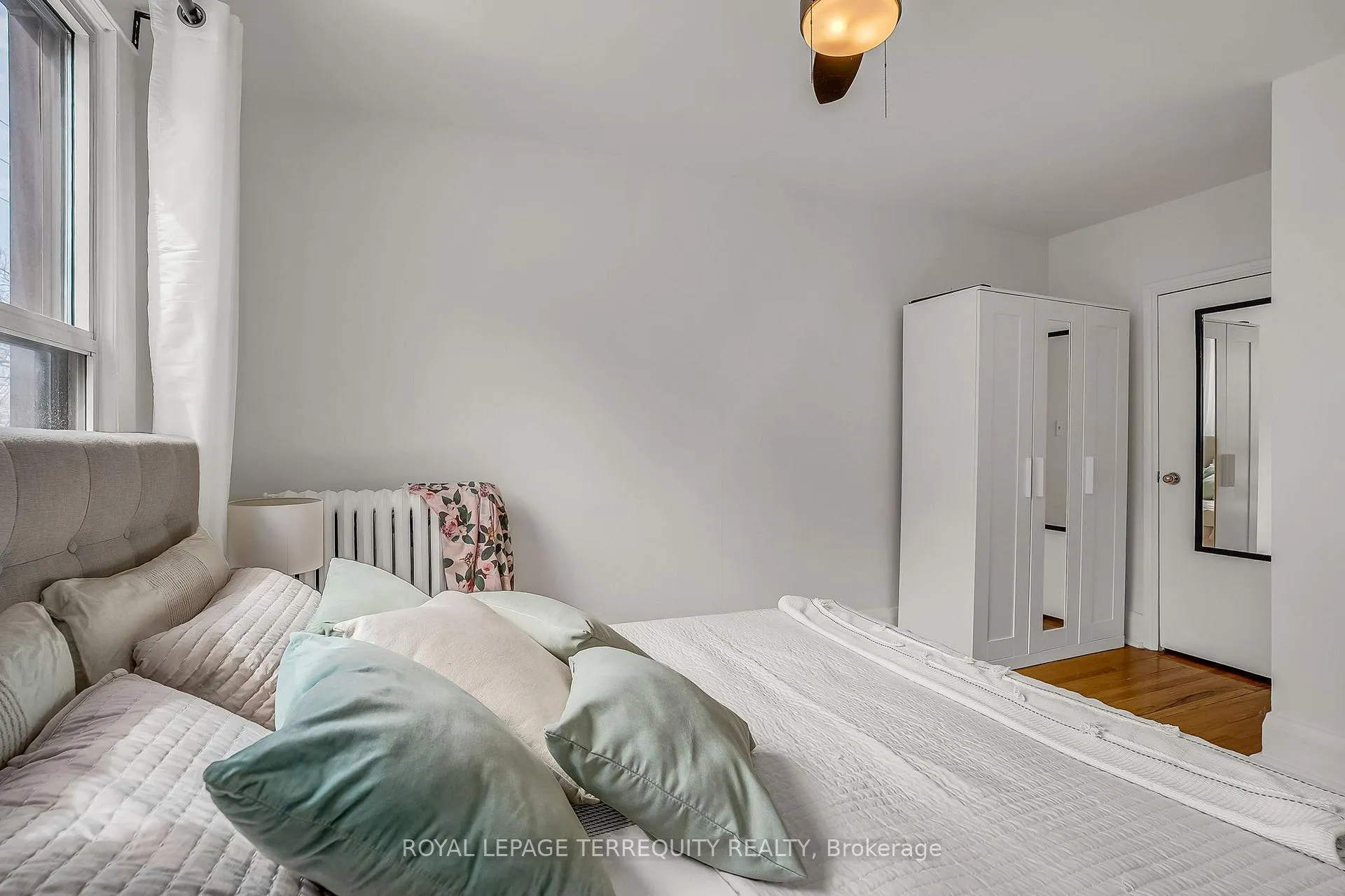 Photo 18 of 1746 Queen Street E, Toronto, The Beaches — HOMEH