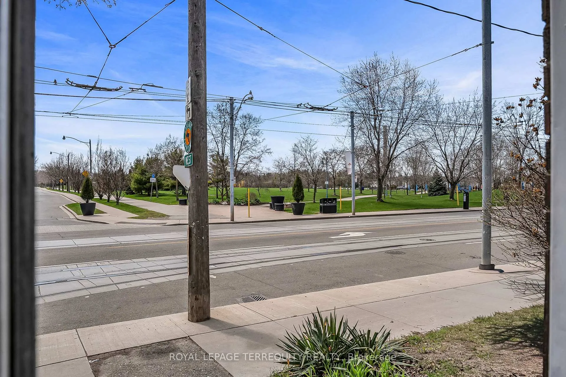 Photo 32 of 1746 Queen Street E, Toronto, The Beaches — HOMEH