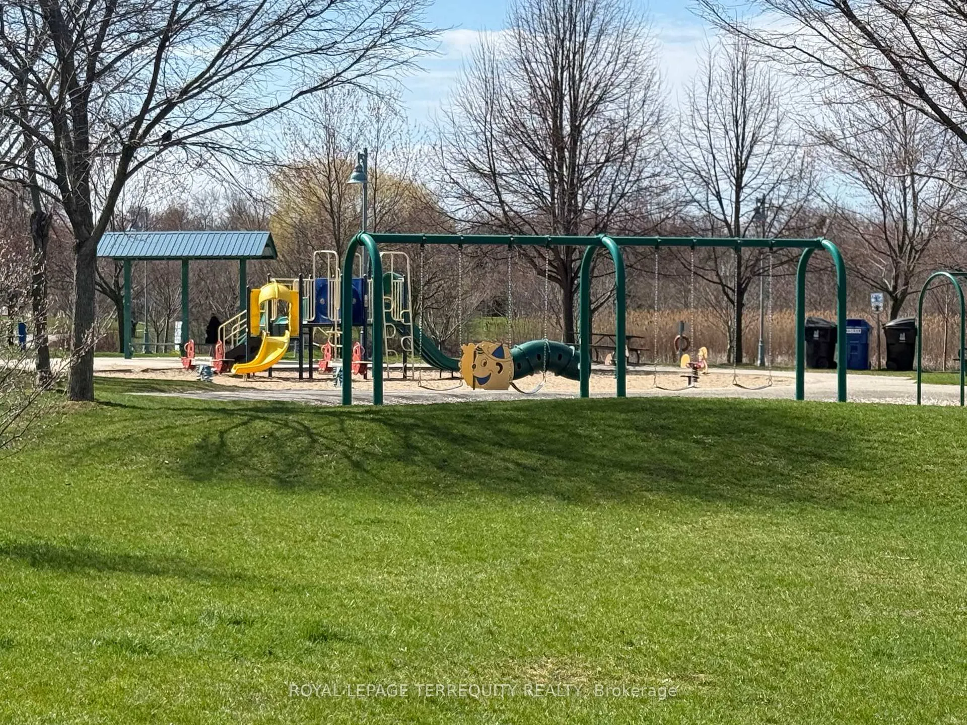 Photo 37 of 1746 Queen Street E, Toronto, The Beaches — HOMEH