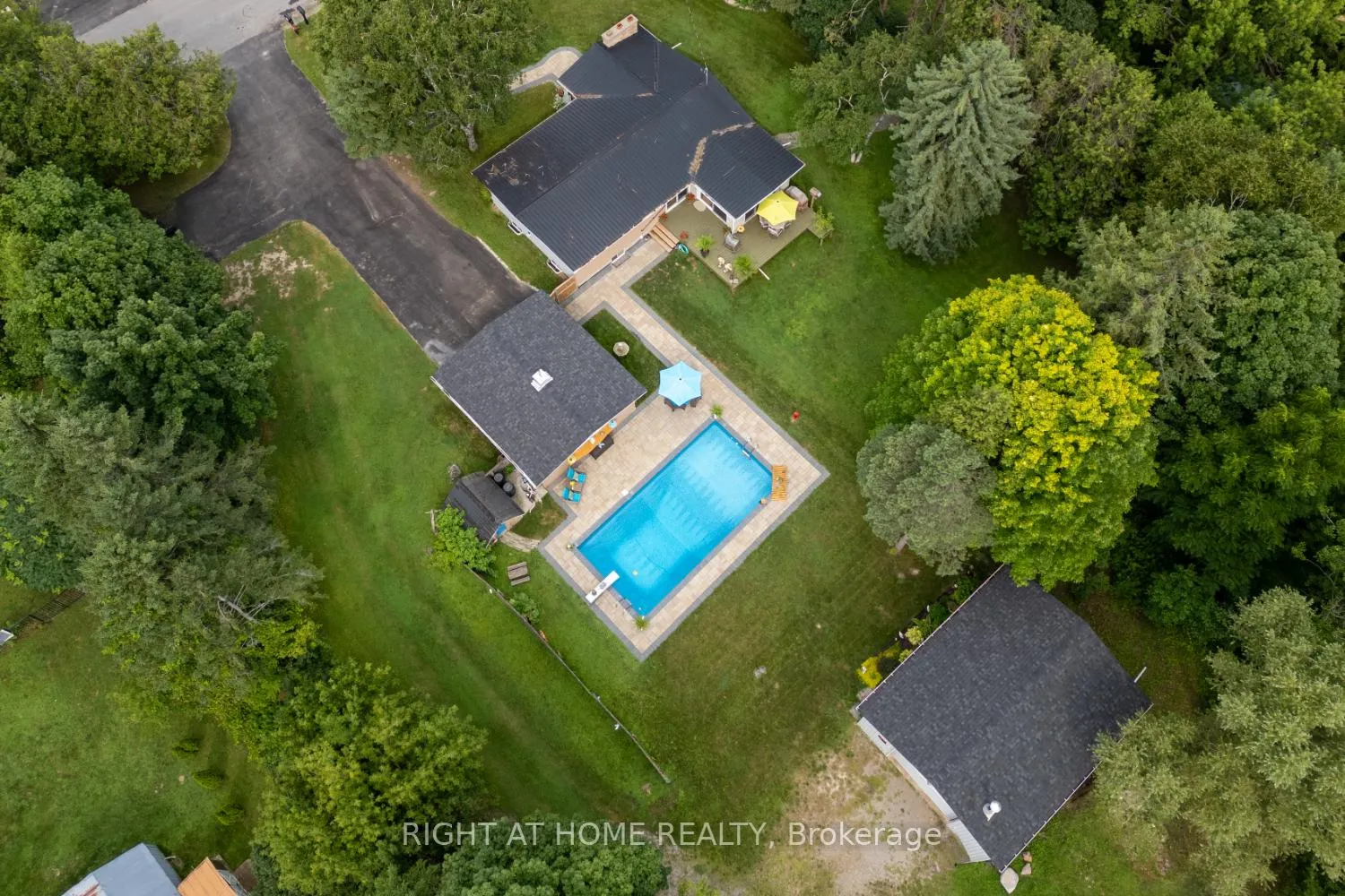 Photo 1 of 141 Platten Boulevard, Scugog, Rural Scugog — HOMEH