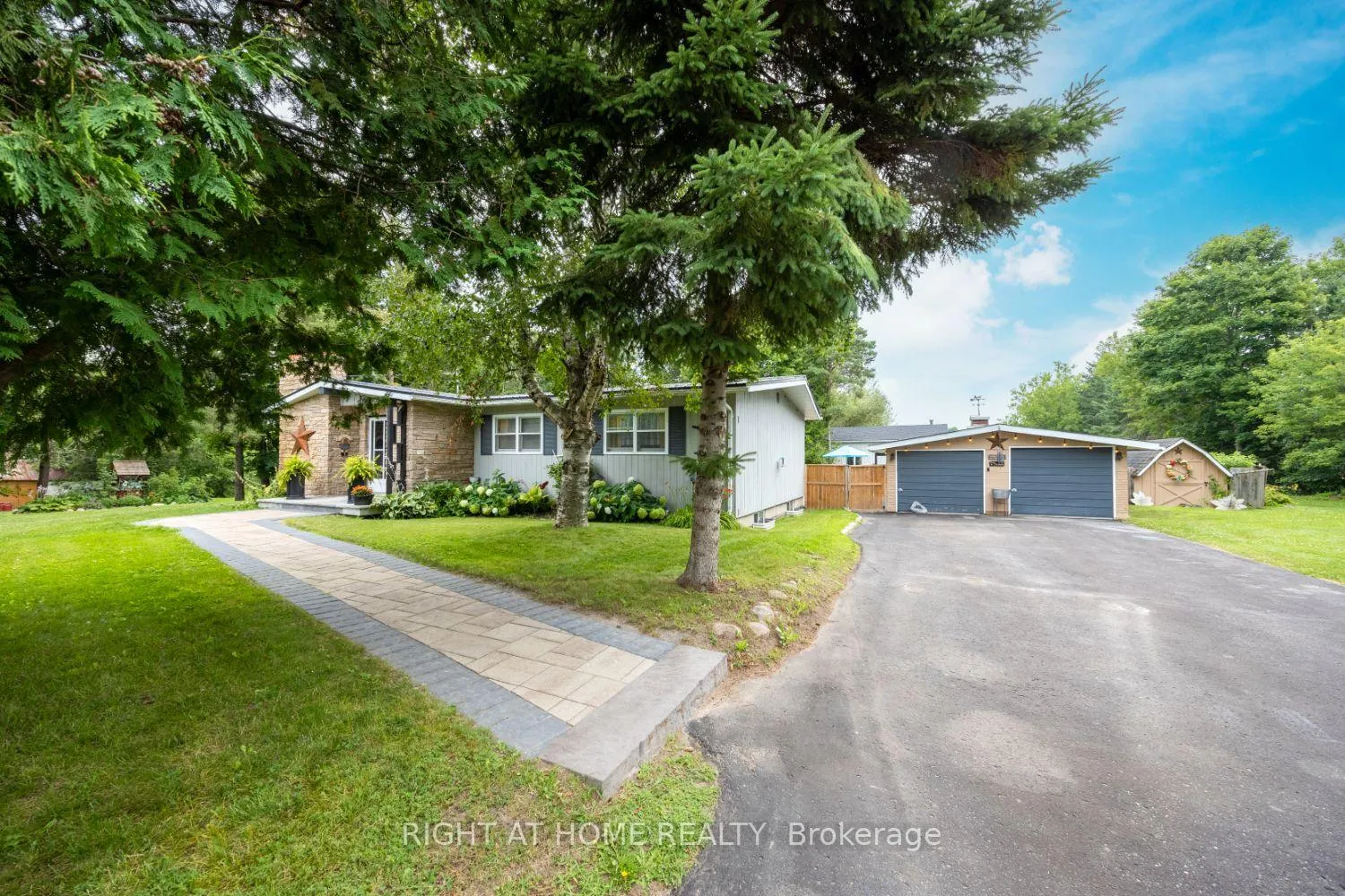 Photo 2 of 141 Platten Boulevard, Scugog, Rural Scugog — HOMEH