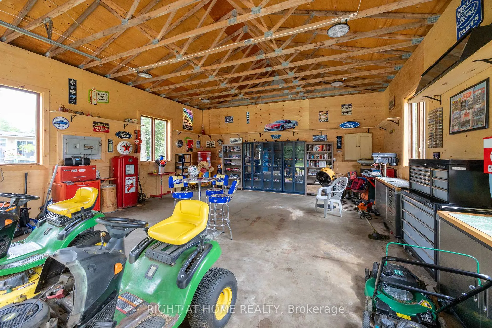 Photo 35 of 141 Platten Boulevard, Scugog, Rural Scugog — HOMEH