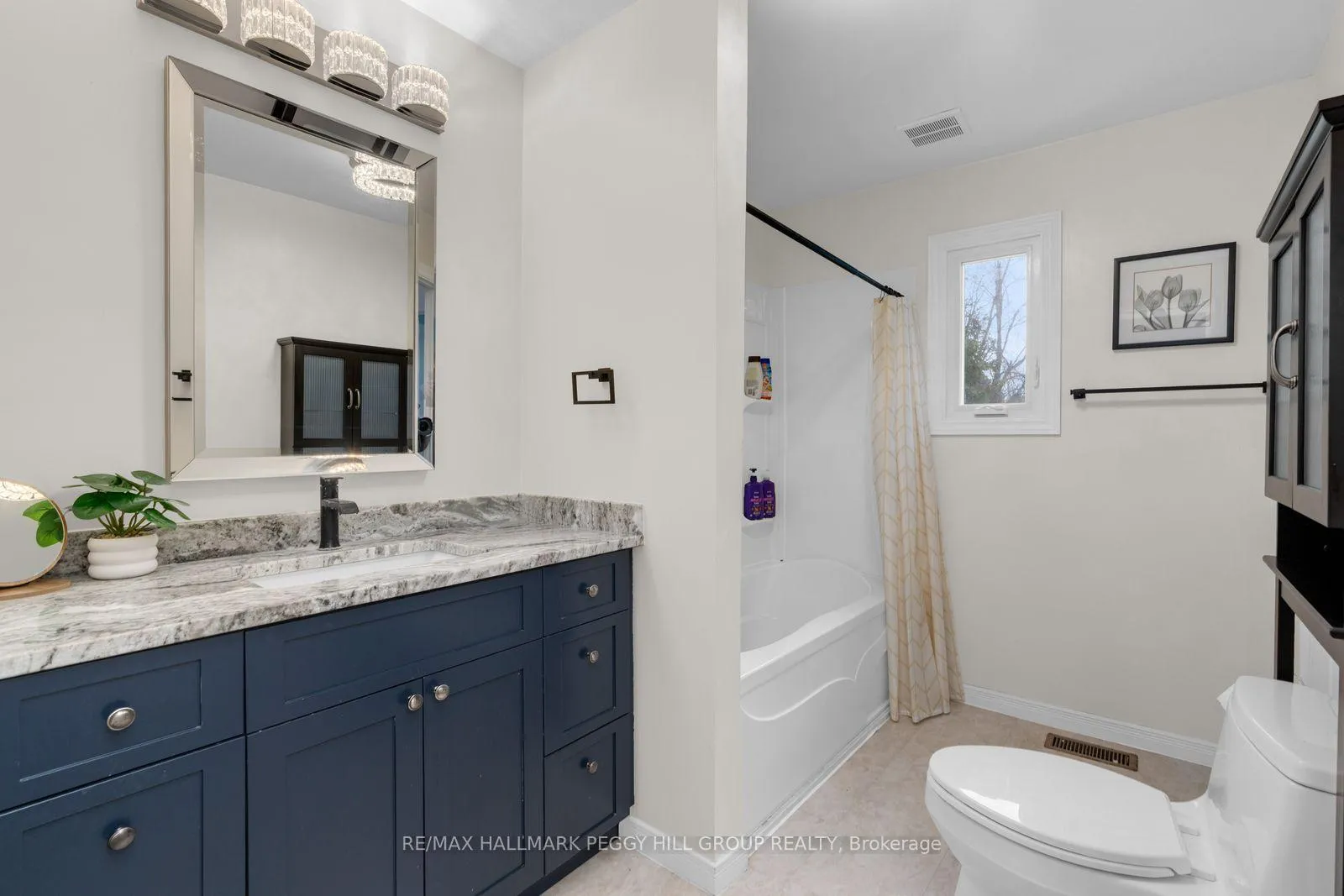 Photo 9 of 370 Main Street W, Southgate — HOMEH