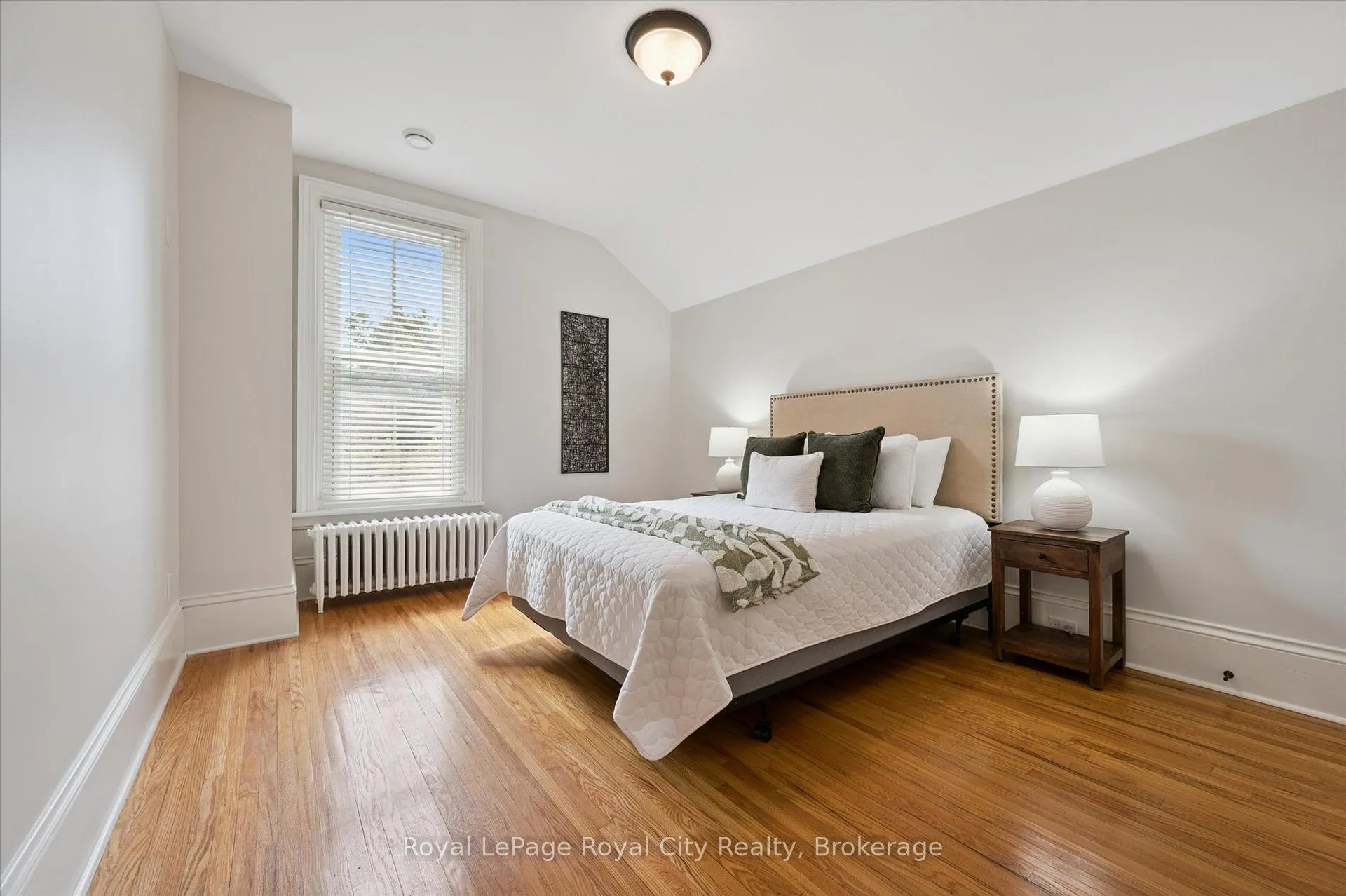 Photo 31 of 66 Grange Street, Guelph, St. George's — HOMEH