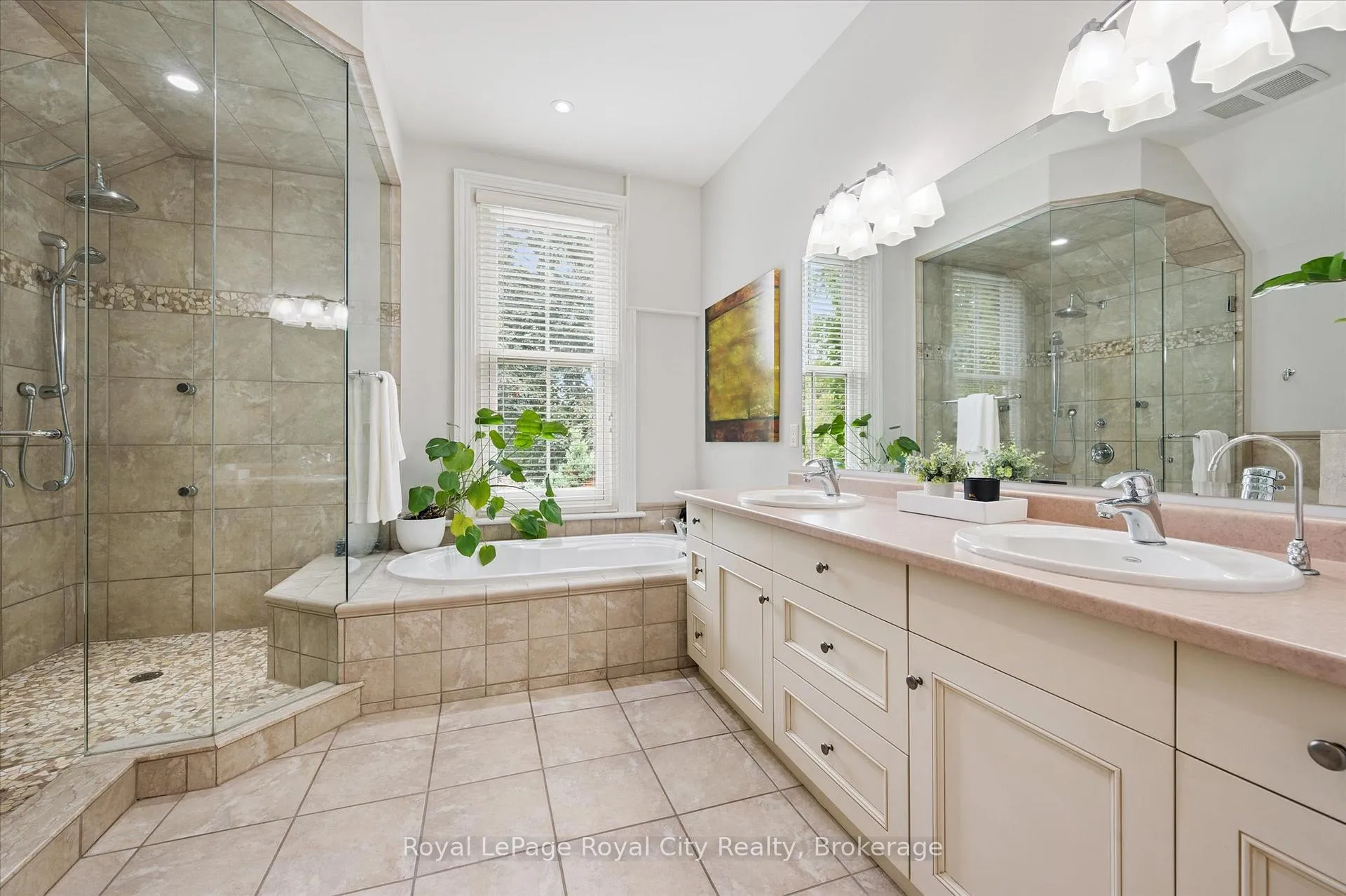 Photo 32 of 66 Grange Street, Guelph, St. George's — HOMEH