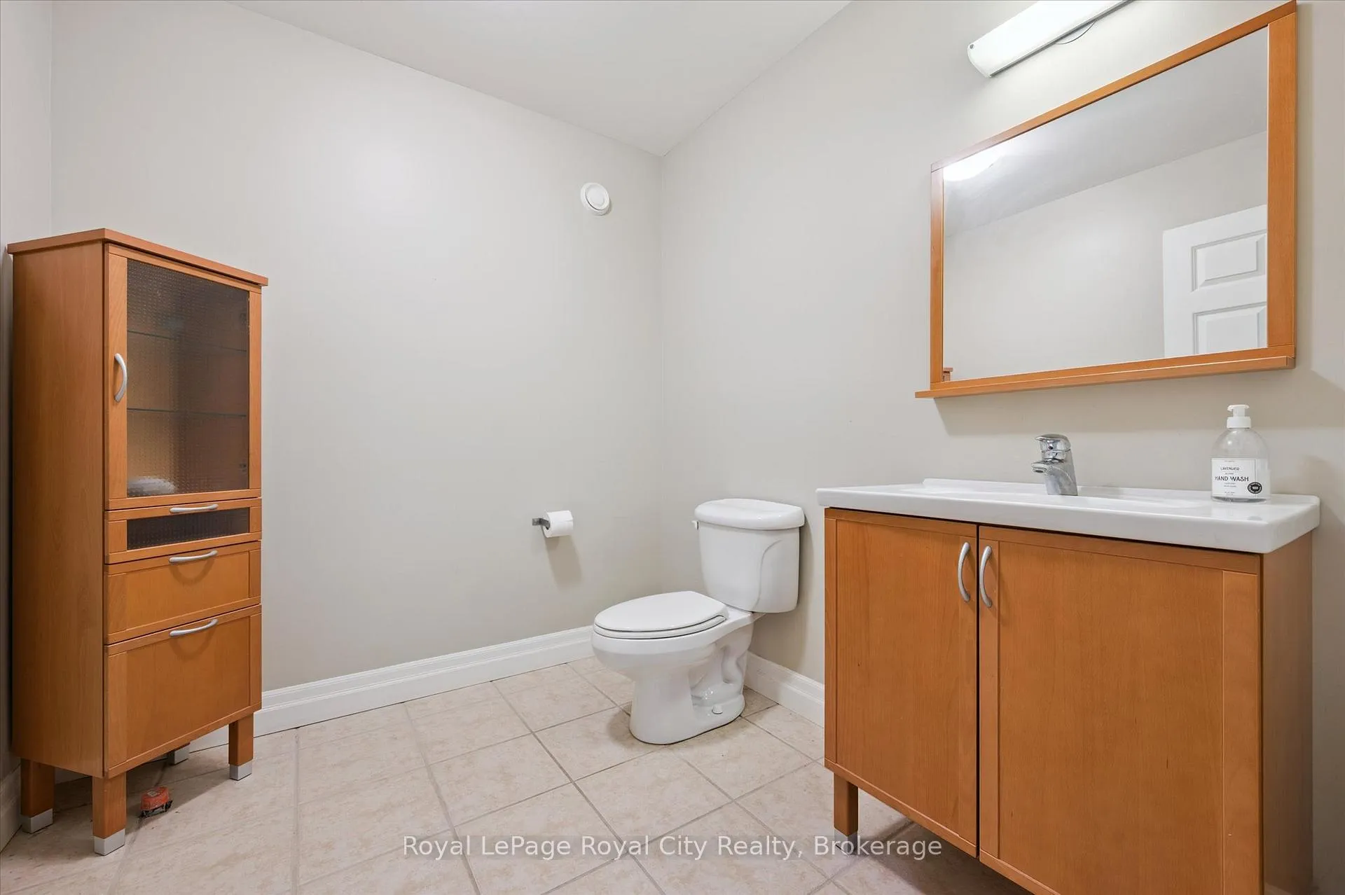 Photo 36 of 66 Grange Street, Guelph, St. George's — HOMEH