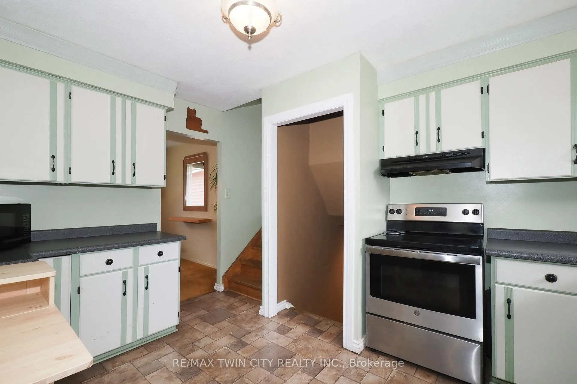 Photo 16 of 15 Mockingbird Drive, Woolwich — HOMEH