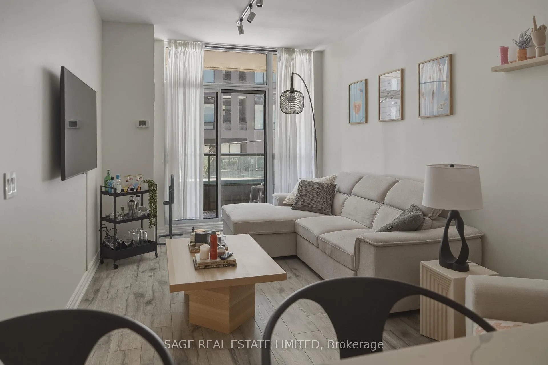Photo 1 of Unit 207, 88 Broadway Avenue, Toronto, Mount Pleasant West — HOMEH