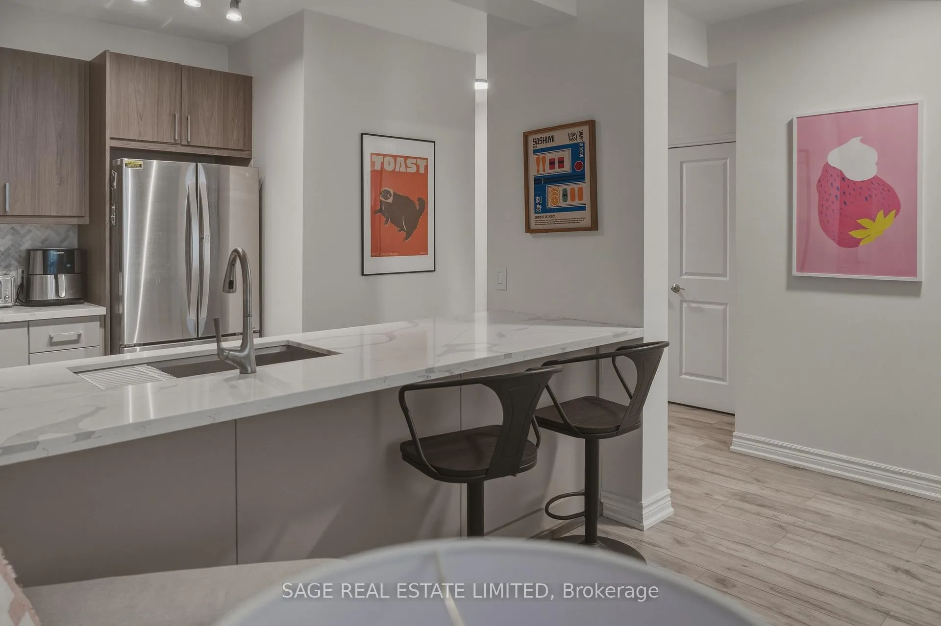 Photo 6 of Unit 207, 88 Broadway Avenue, Toronto, Mount Pleasant West — HOMEH
