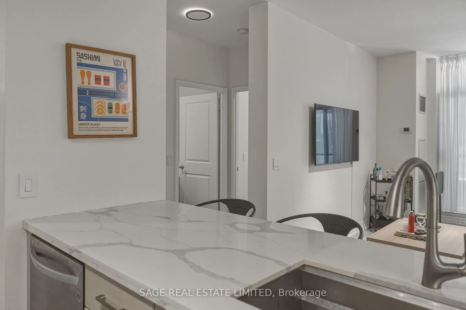 Photo 7 of Unit 207, 88 Broadway Avenue, Toronto, Mount Pleasant West — HOMEH