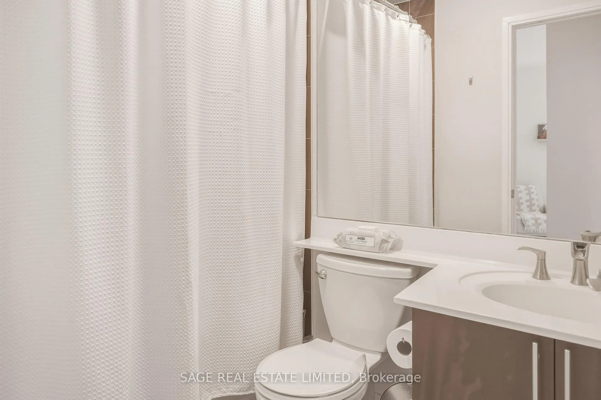 Photo 15 of Unit 207, 88 Broadway Avenue, Toronto, Mount Pleasant West — HOMEH